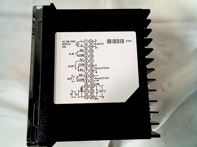 Omega CN04D3-LR-2U-CM-AC Temperature Controller V2.90
