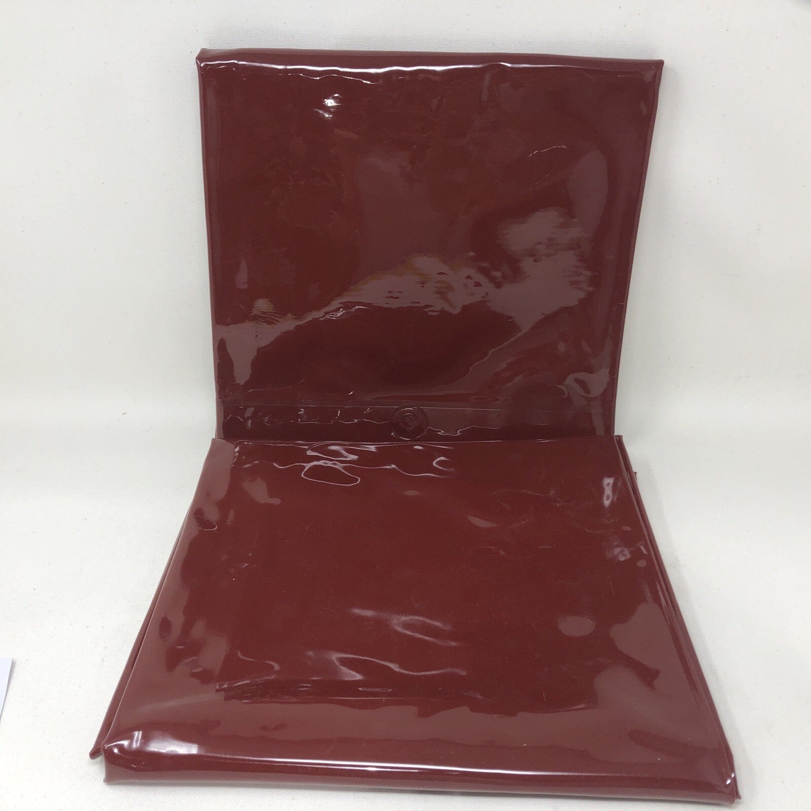 VEVOR Welding Curtain Screen 5 1/2' x 5 1/2' Flame-Resistant Vinyl, Red