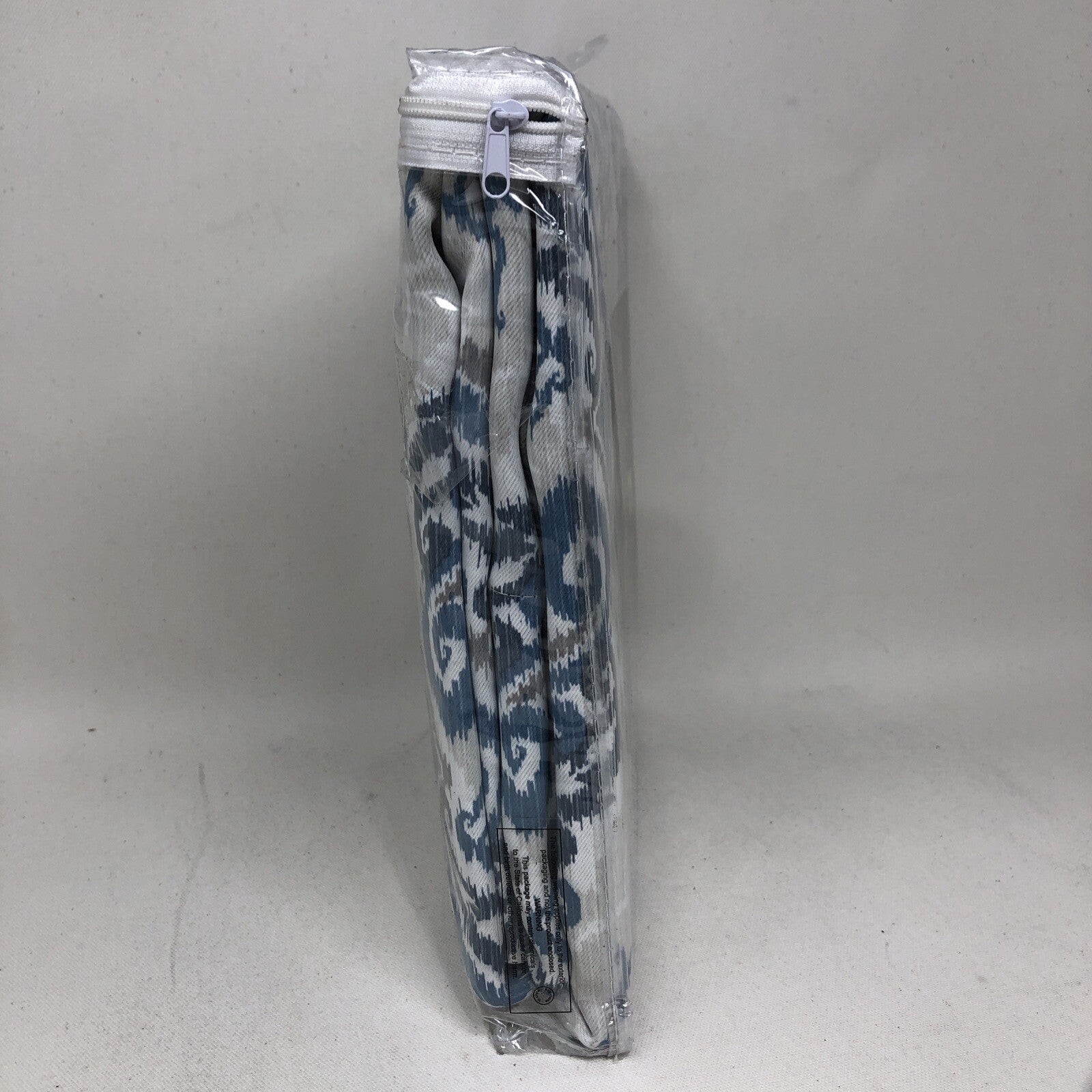Blue & White Damask Print 100% Blackout Window One Panel Curtain 50x84 100% poly