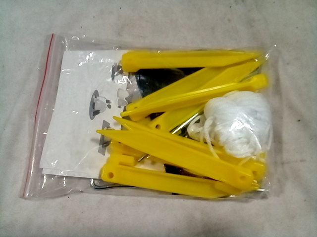 HuaKastro inflatable screen stakes