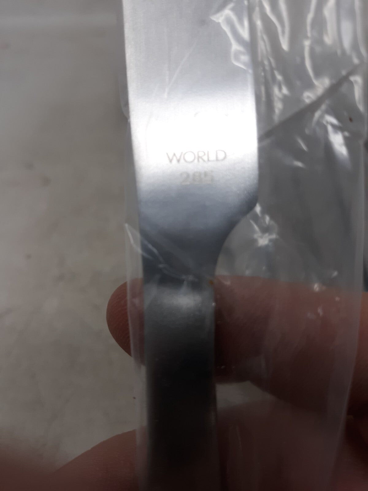 Lot of 11 World Tableware 663 5501 Elexa Satin 9 Dinner Knife