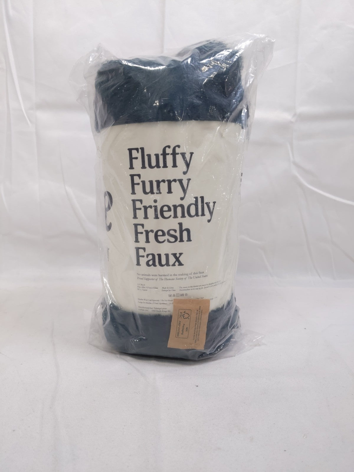 NWT UnHide Lil’ Marsh Blanket Throw Emerald Kitten Green Small 50 x 60 in. BNIP