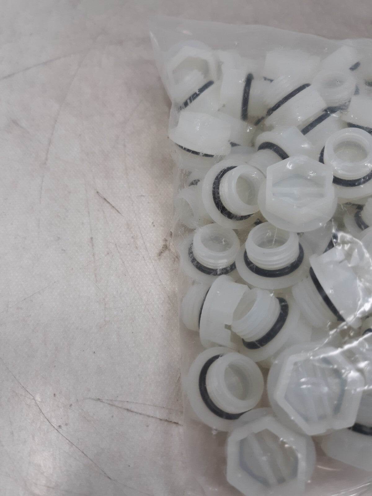 Bag of 250 TC1401C-GA10A Threaded Plug UNF 9/16" Na