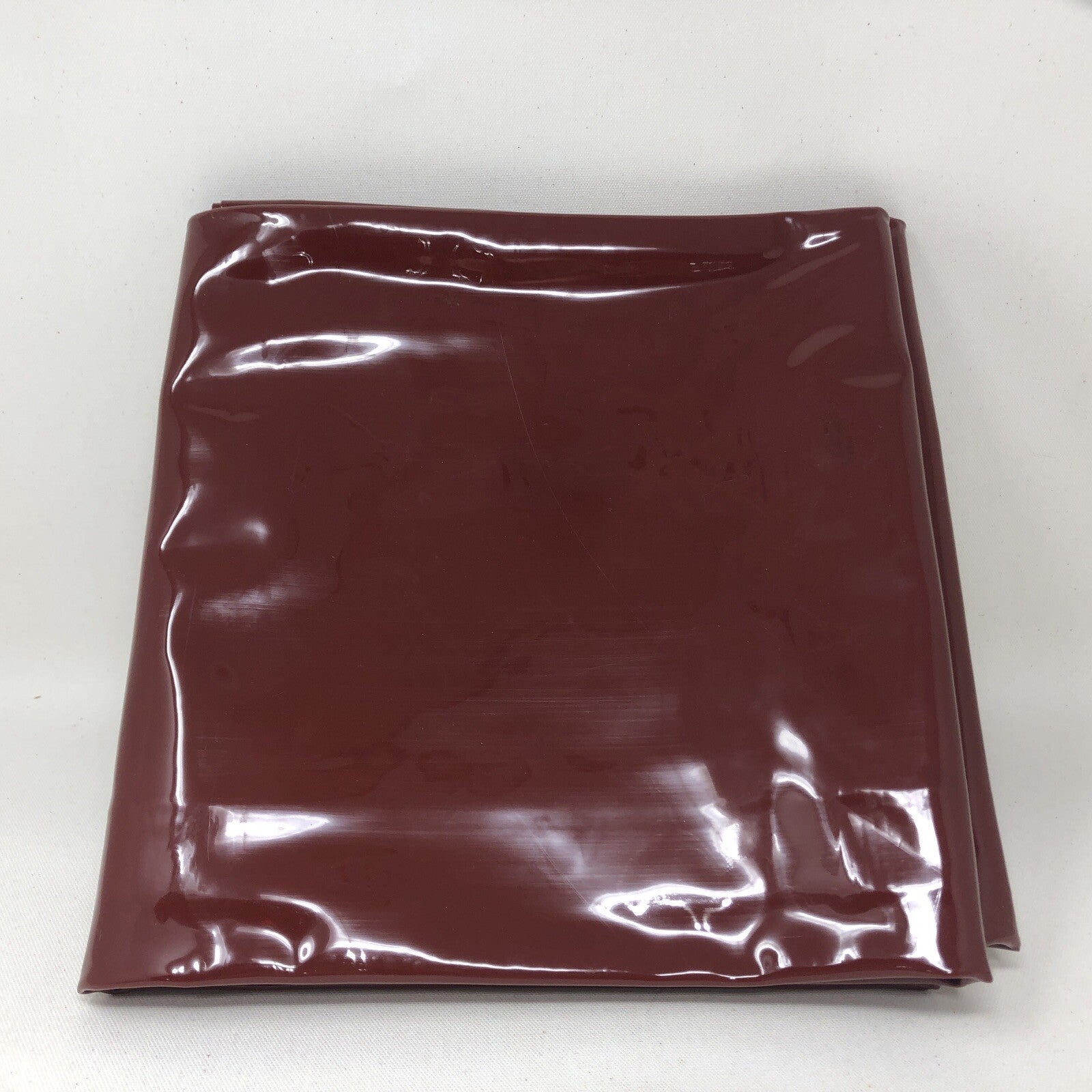 VEVOR Welding Curtain Screen 5 1/2' x 5 1/2' Flame-Resistant Vinyl, Red