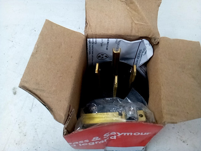Pass & Seymour 3867CC5 Angle Plug Three Pole Four Wire 30-Amp/50-Amp 125-volt/25