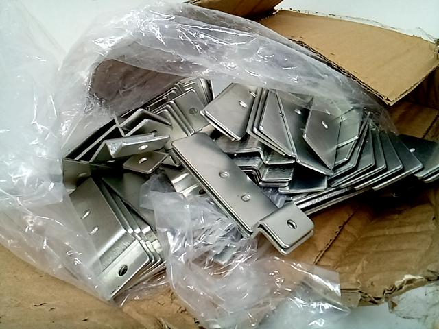 G+B Grand+Benedicts 1" S/W Base Plate Zinc - Case of 100