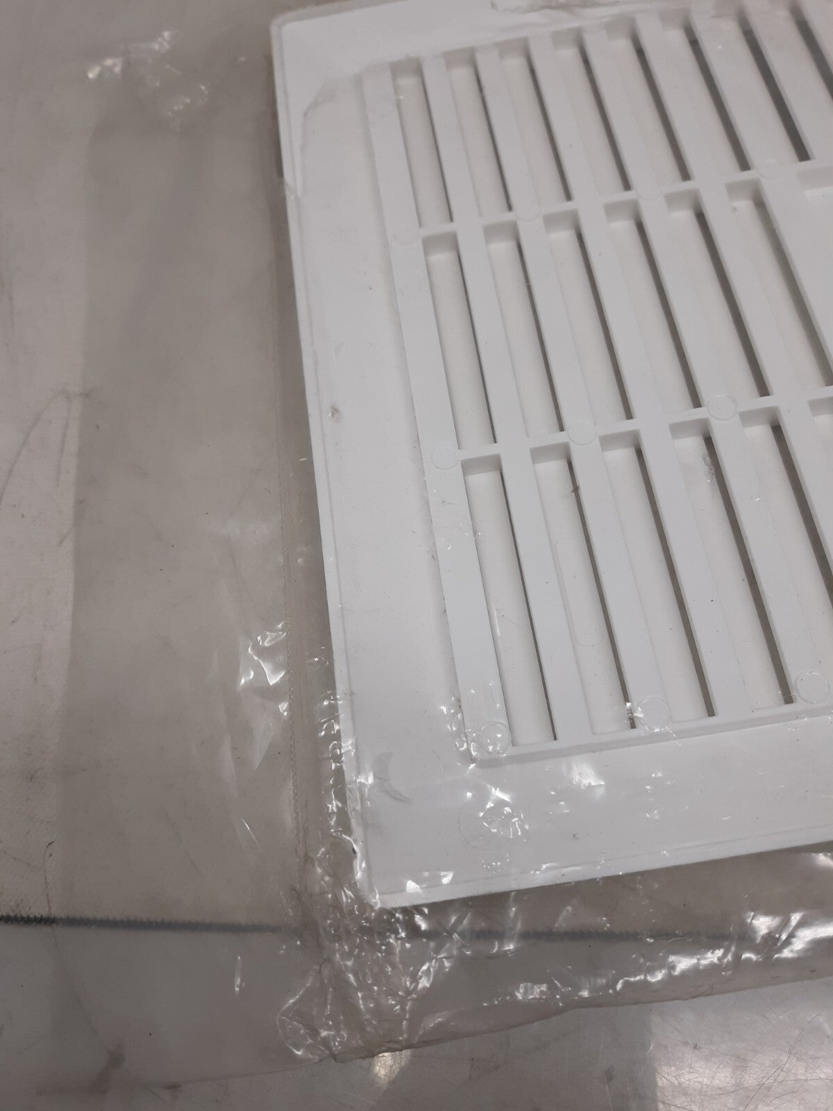 Broan S30430000 Grille For Models 686, 8870