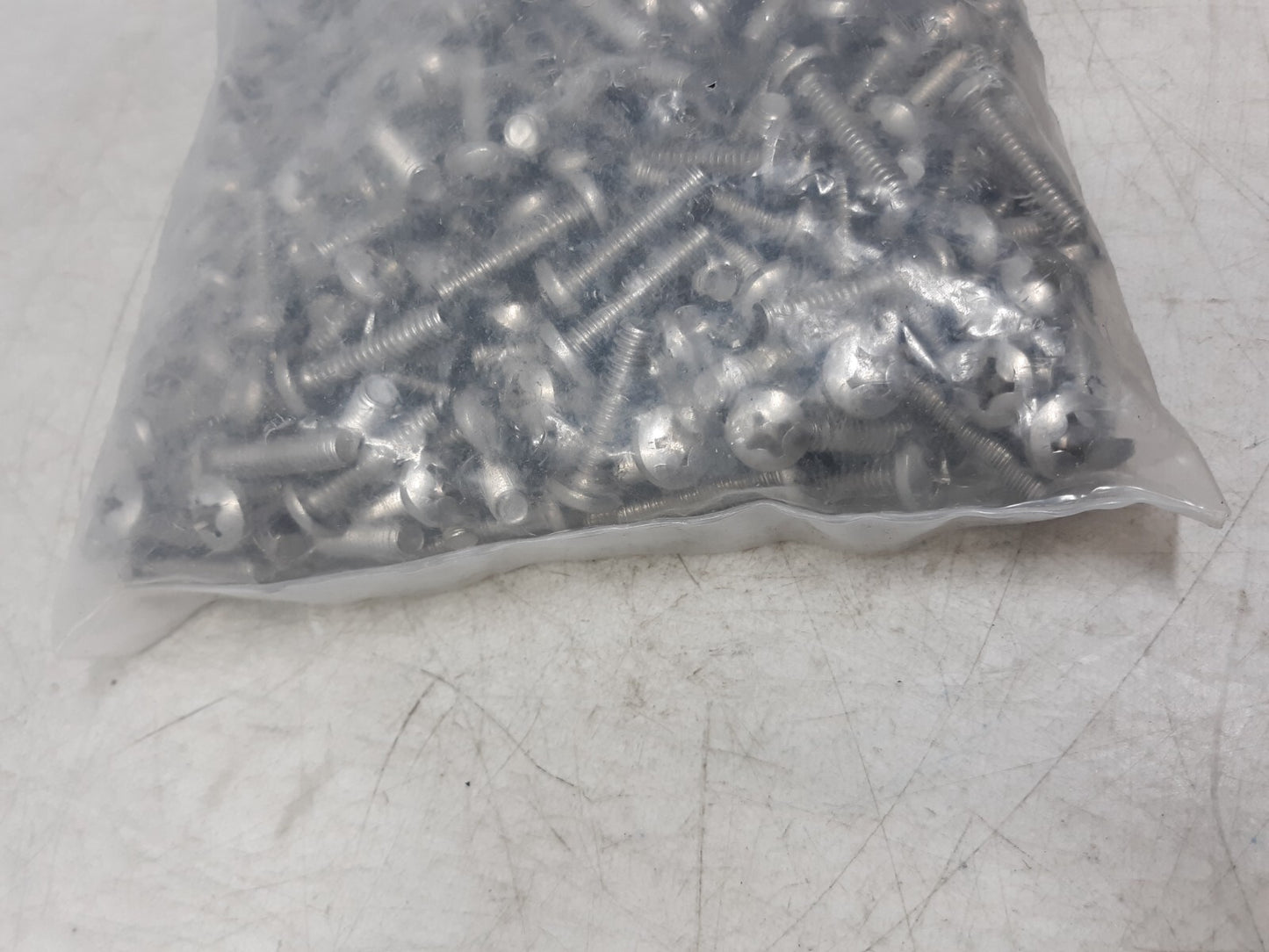 1/4-20 x 1" Phillips Pan Head Machine Screws Stainless Steel – Bulk Bag (~3kg)