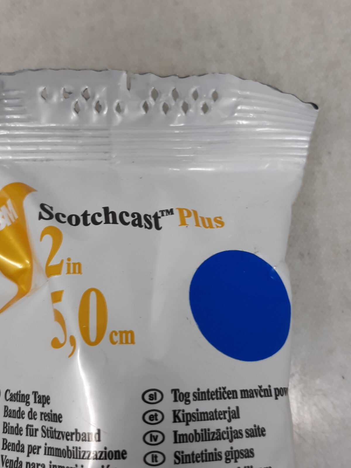 3M Scotchcast Plus Cast Tape 2 Inch X 12 Foot Blue 82002B