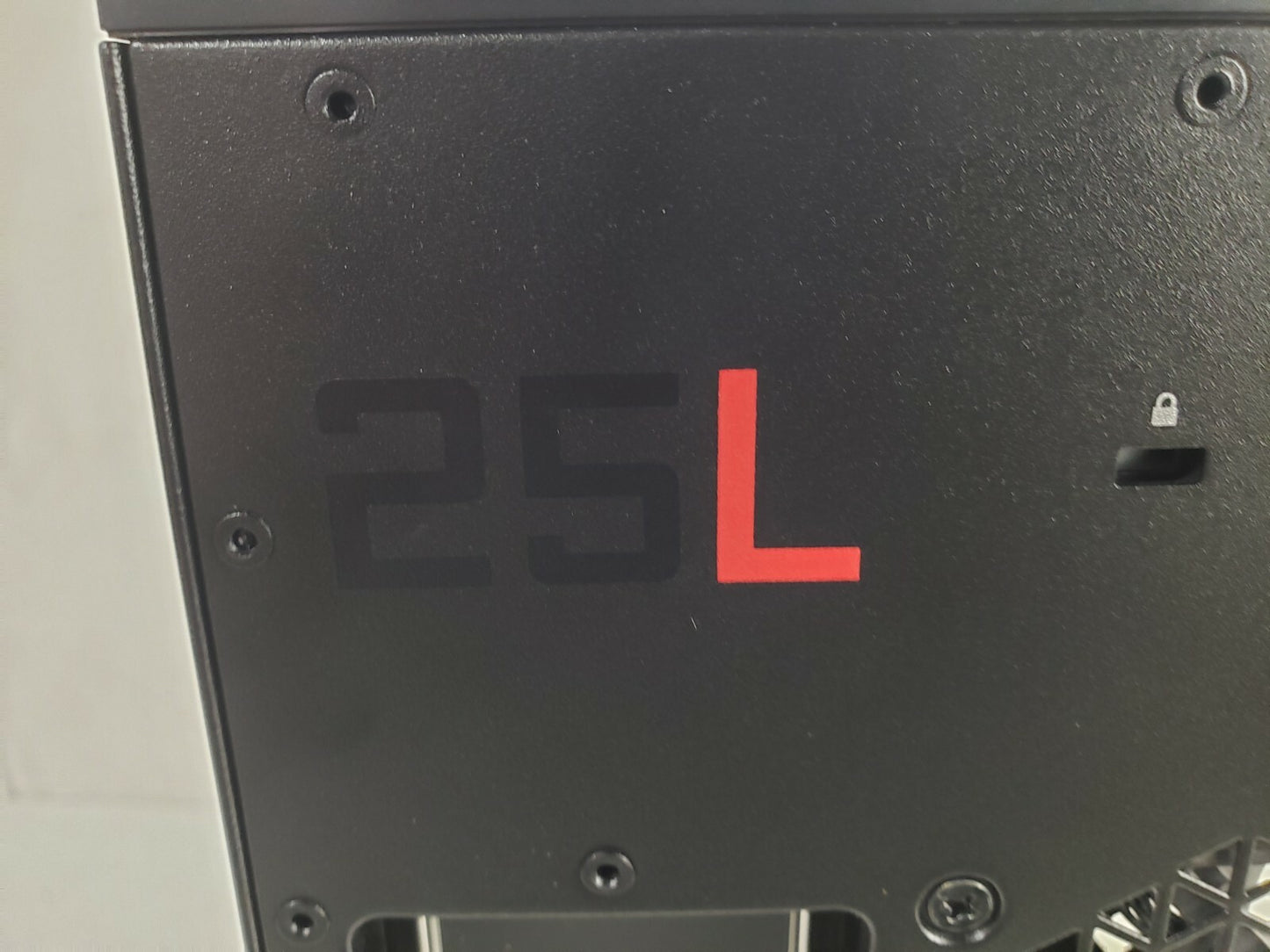 HP - Omen obelisk gaming Desktop computer model 2M09462Q4X Intel i9