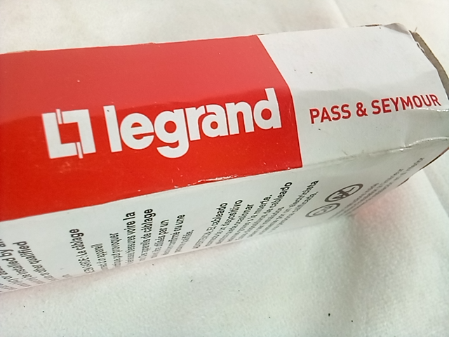 Legrand pass and Seymour plugtall duplex receptacle, 20a, 125v - PT5362-ABK