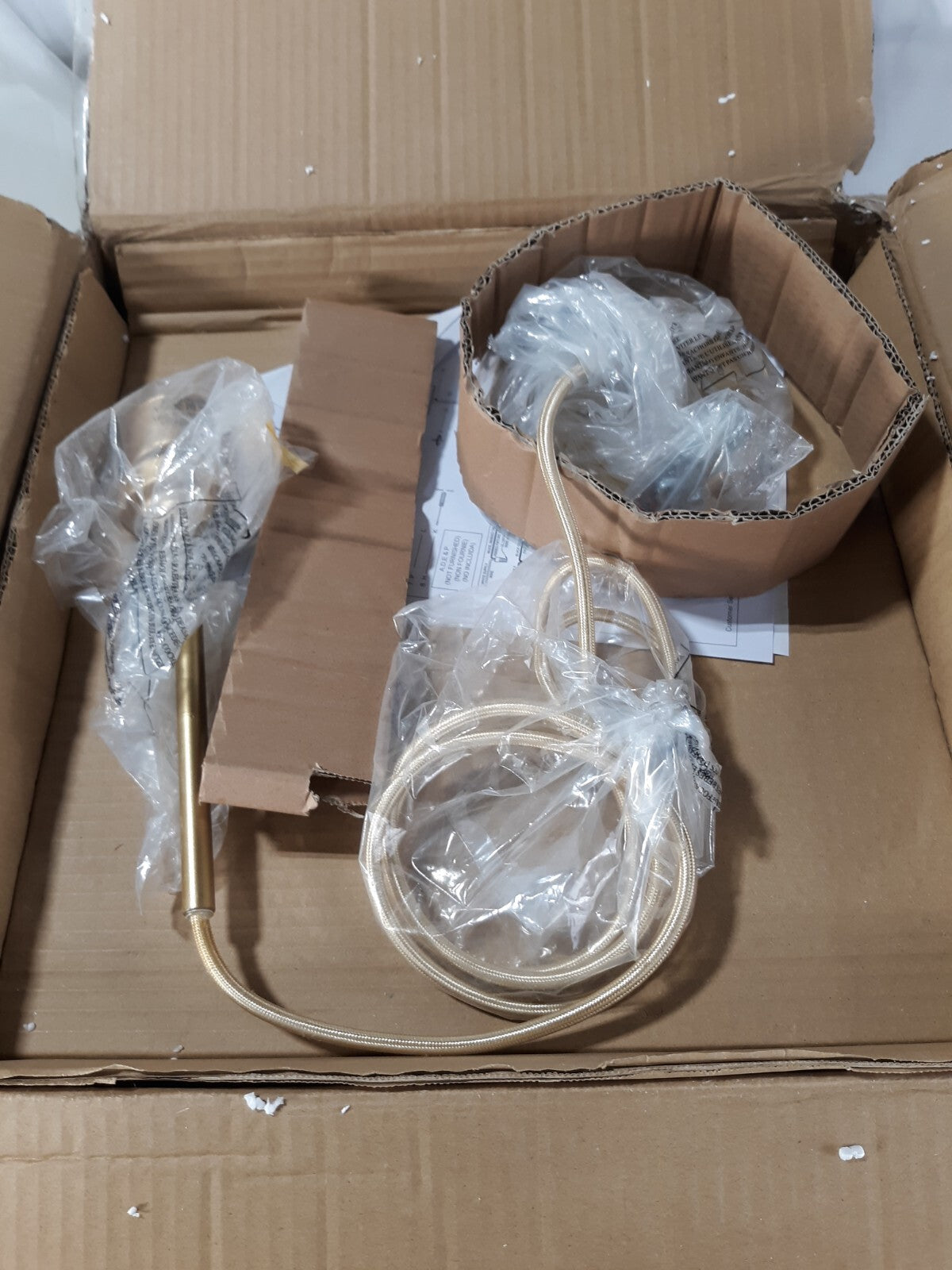 HSL Worldwide Lighting E80008-014 Light Gold Champagne Glass Pendant Light 60W