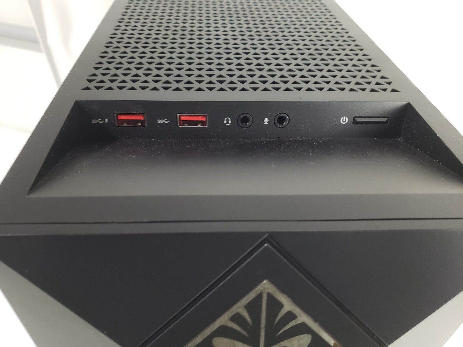 HP - Omen obelisk gaming Desktop computer model 2M09462Q4X Intel i9