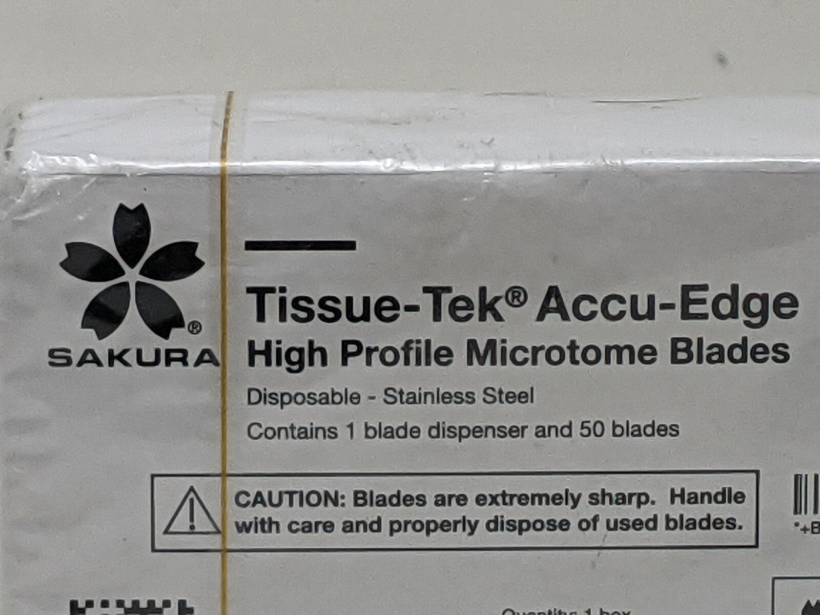 Sakura Tissue-Tek Accu-Edge Paraform Disposable Microtome Blade; 50/cs 4685-50