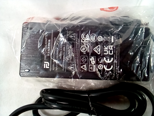 Switching Adapter Cord - Black