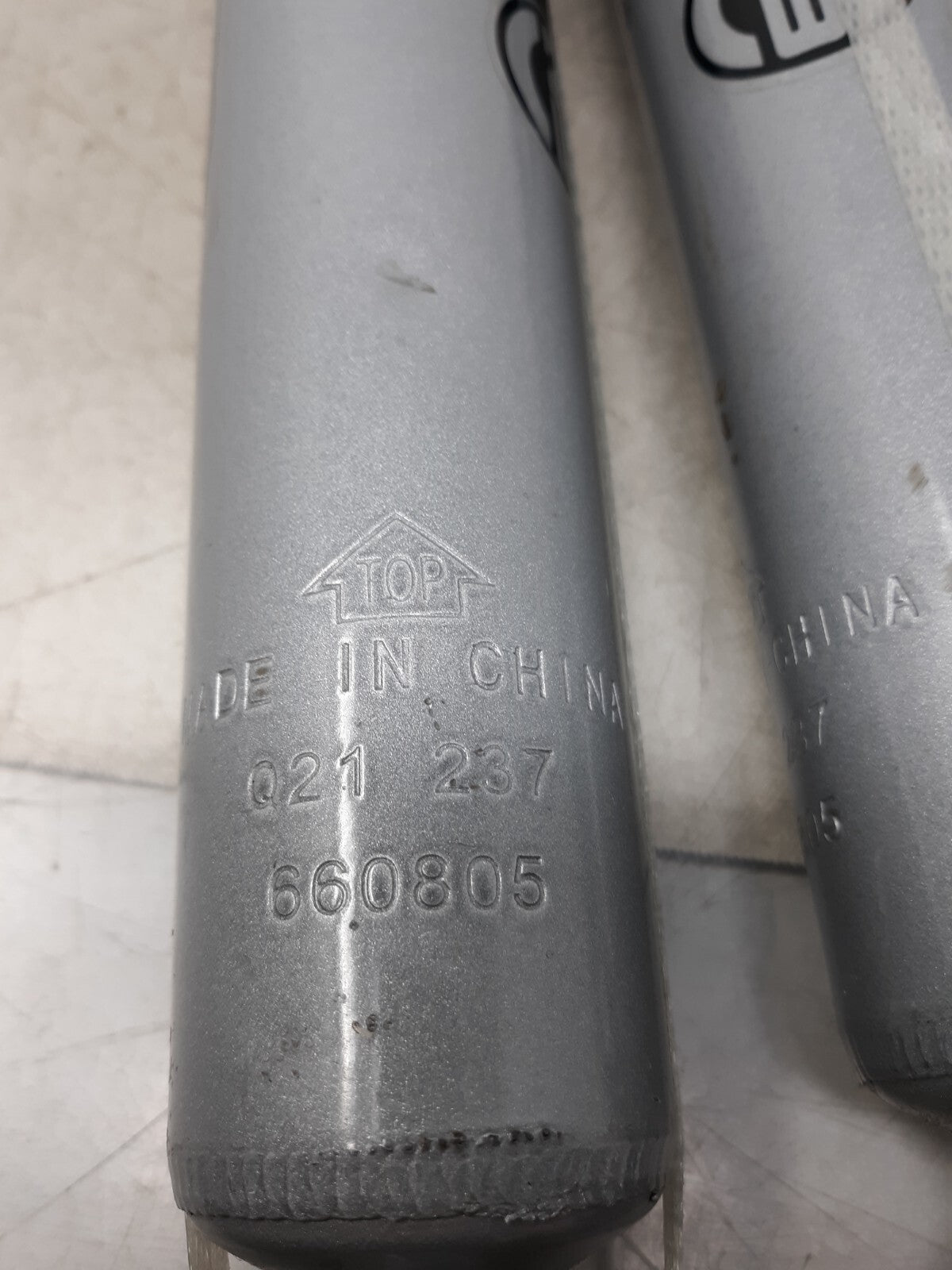 Pair ROUGH COUNTRY PREMIUM SHOCK N3 FITS F250/350 W/4.5-6" LIFT Q17 359 660805