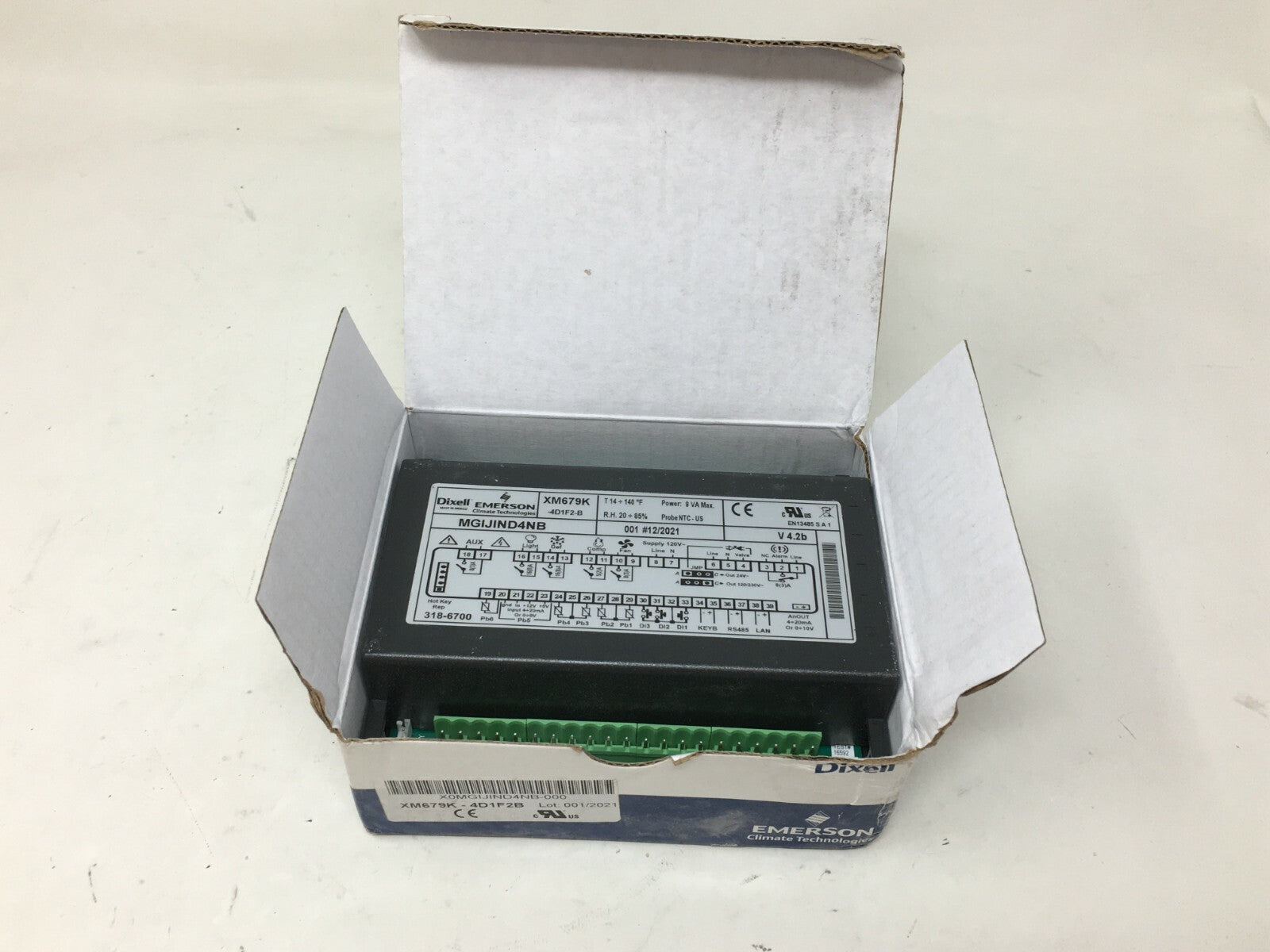 Emerson Climate Technologies Dixell Temperature Controller XM679K-4D1F2B 