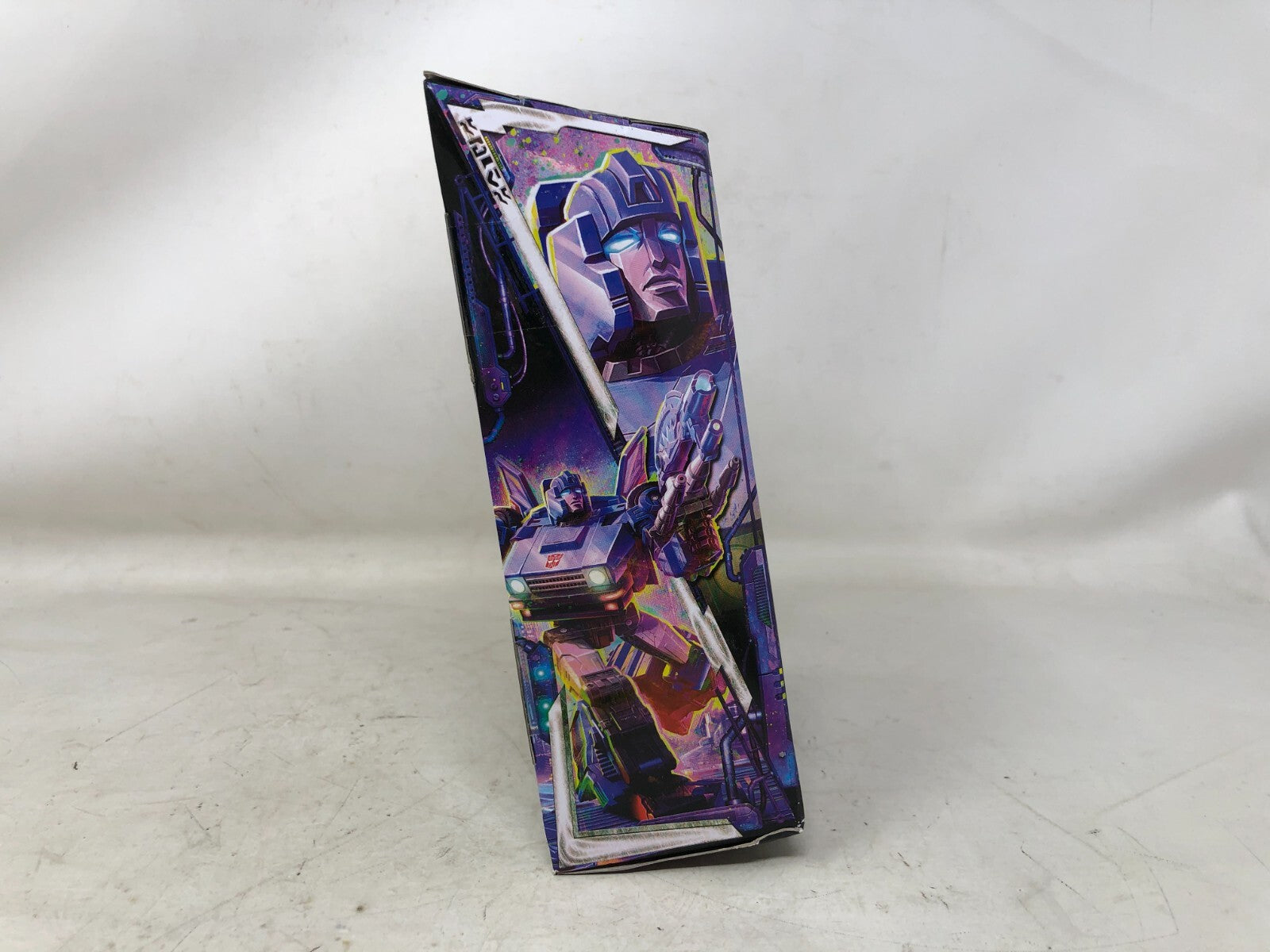 Transformers Generations Legacy Deluxe Autobot Skids Action Figure