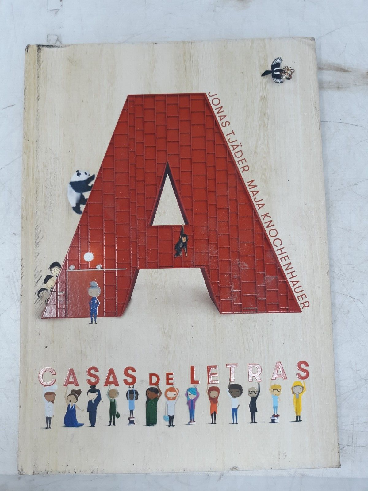 Casas de Letras by Jonas Tjäder & Maja Knochenhauer | Spanish Hardcover