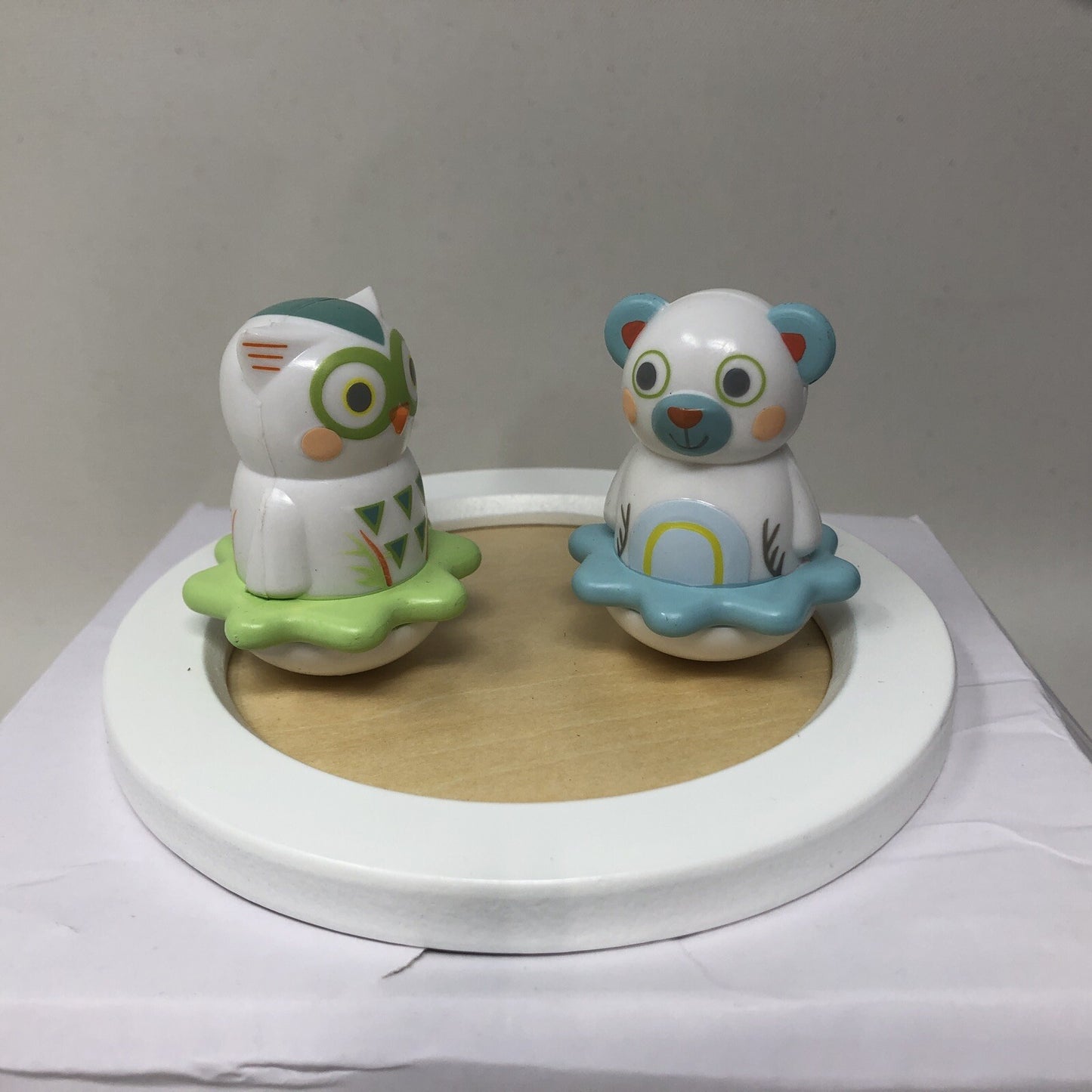 Djeco BabyMusic Music Box With Dancing Figurines French Made