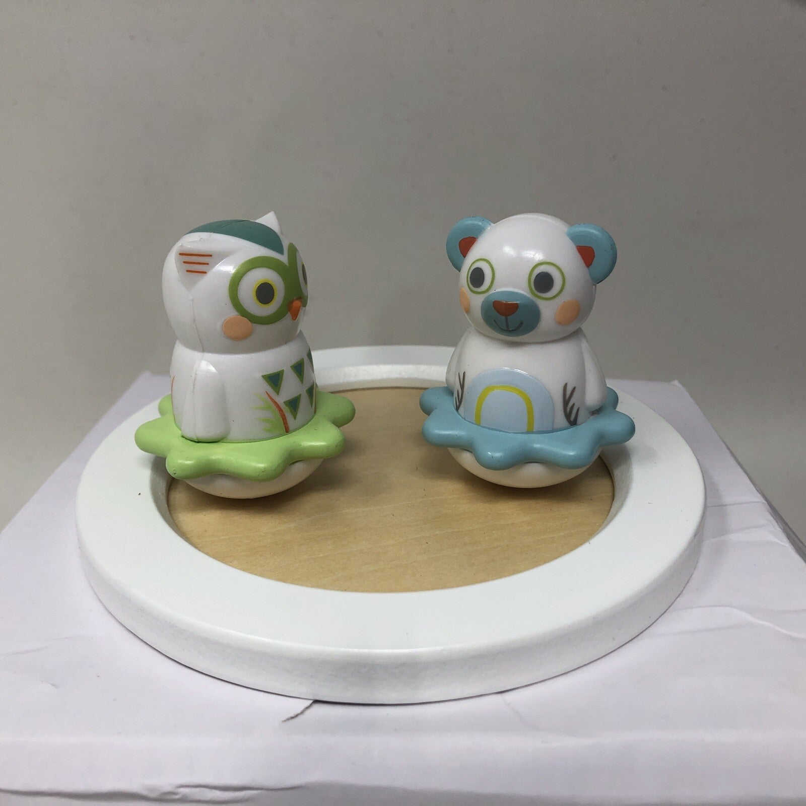 Djeco BabyMusic Music Box With Dancing Figurines French Made