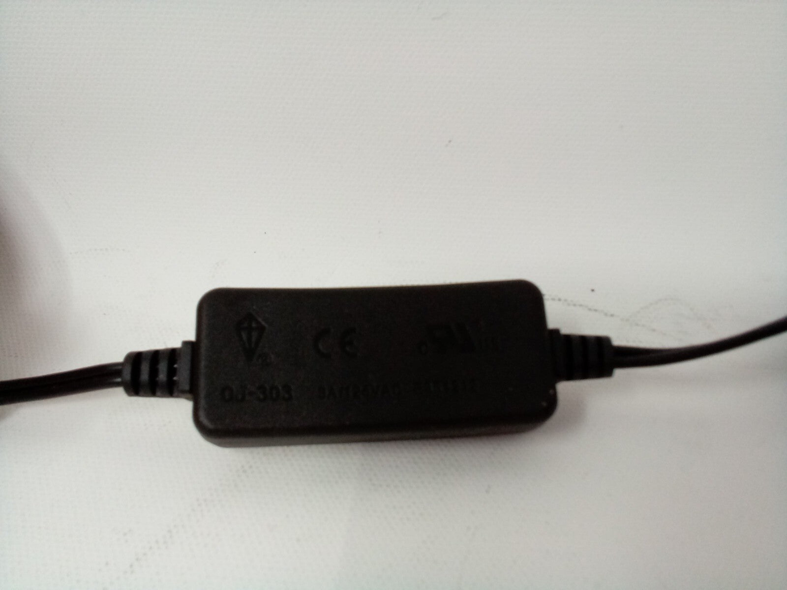 Switching Adapter with Switch FJ-SW1903000T  Power Supply 100-240V~50/60Hz 0.6A