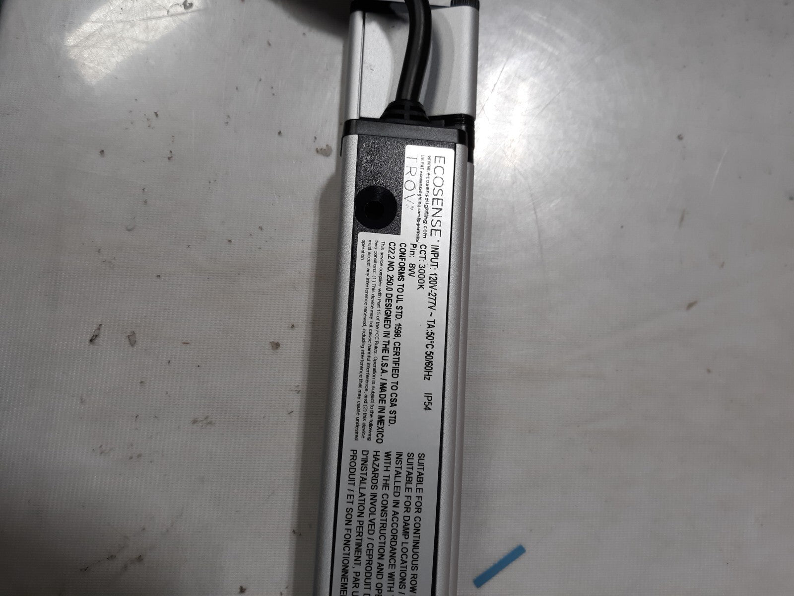 Ecosense L35-I-48-02-30-80-MULT-120 Trov LED Fixture 48" Long 120-277V 3k