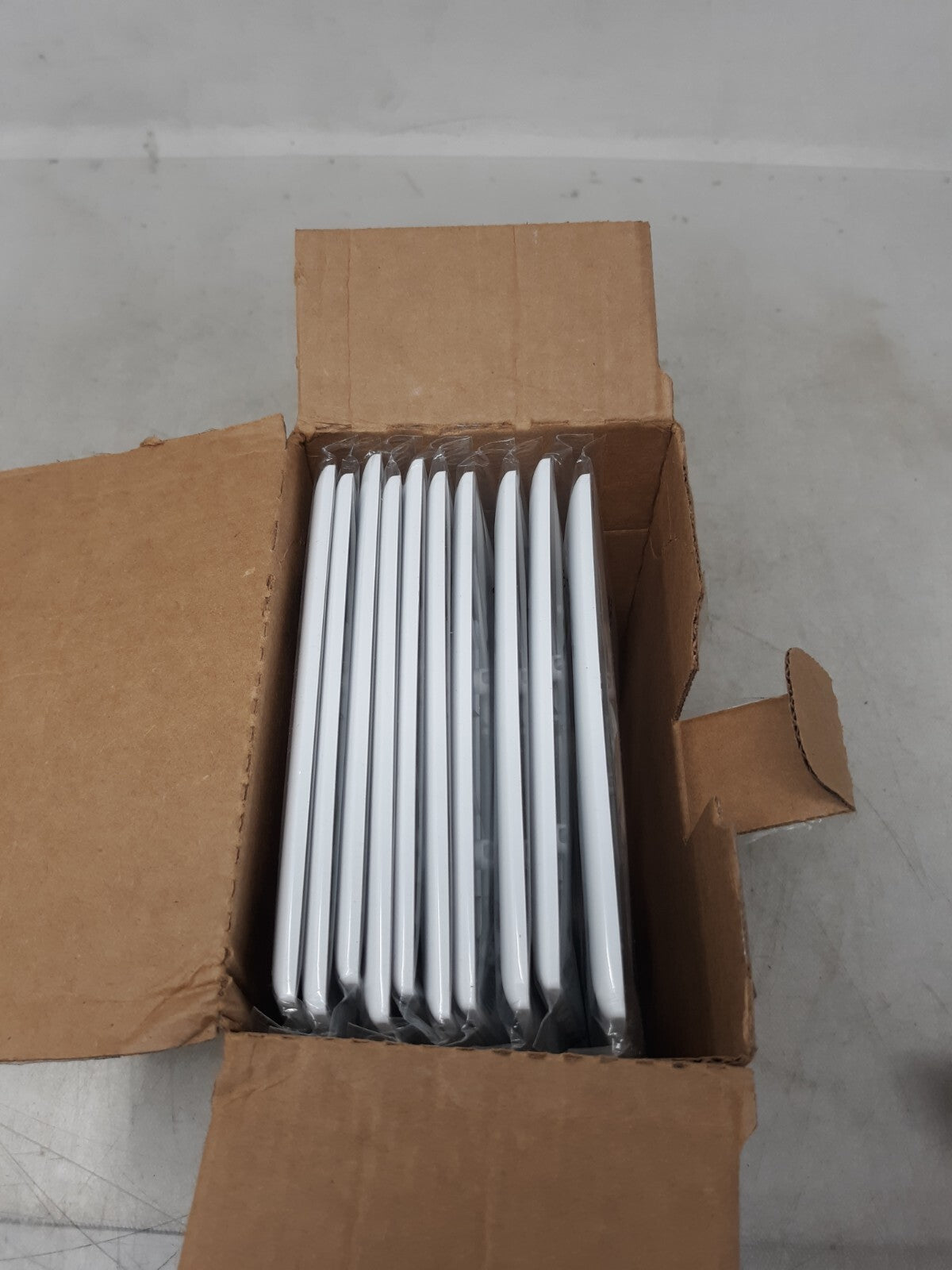 LEGRAND TPJ2WCC10 WHITE TOGGLE WALL PLATE - LOTE OF 10