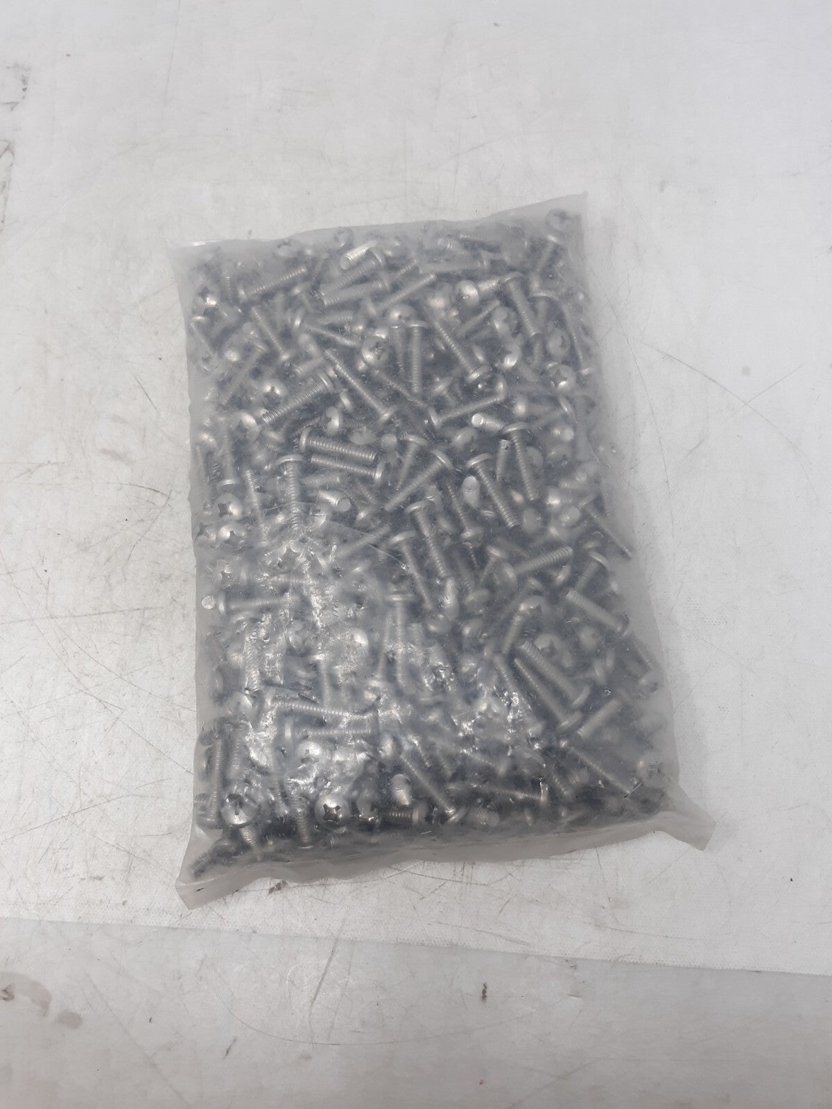 1/4-20 x 1" Phillips Pan Head Machine Screws Stainless Steel – Bulk Bag (~3kg)