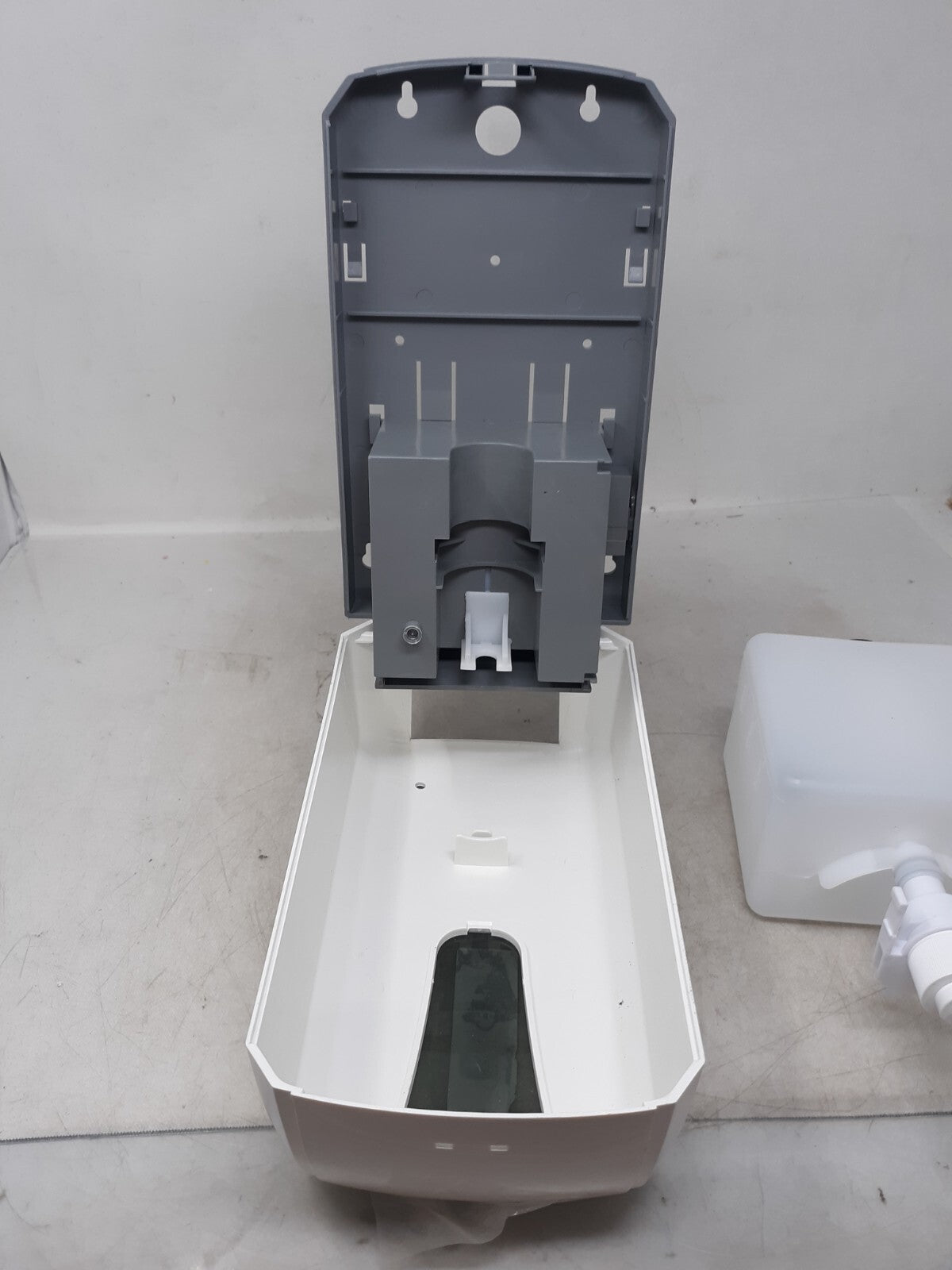 Alpine Industries Cleaning Wall Mount Automatic Liquid Soap + Hand Sanitizer