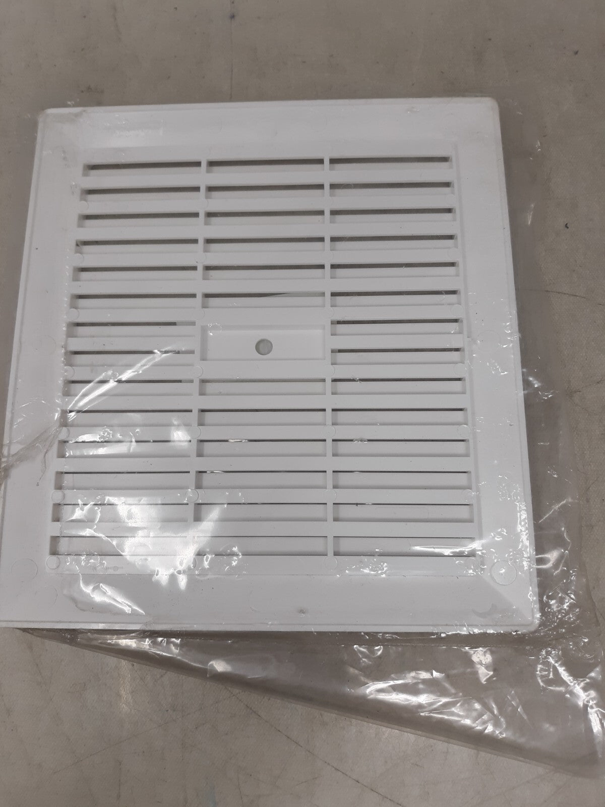 Broan S30430000 Grille For Models 686, 8870