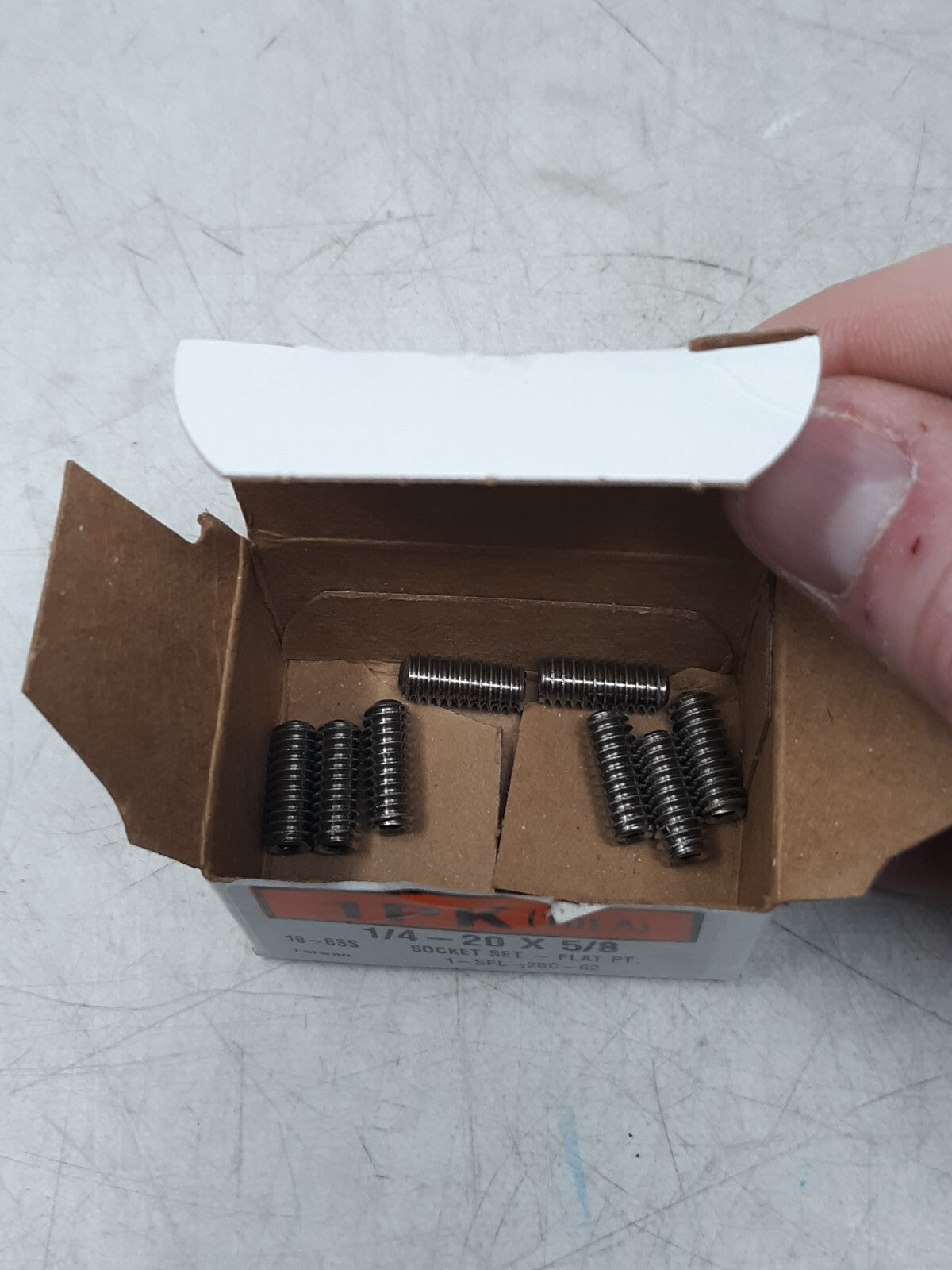 1/4-20 x 5/8 Socket Set Screws Flat Point 18-8 SS 10pc Lot 1-SFL-25C-62