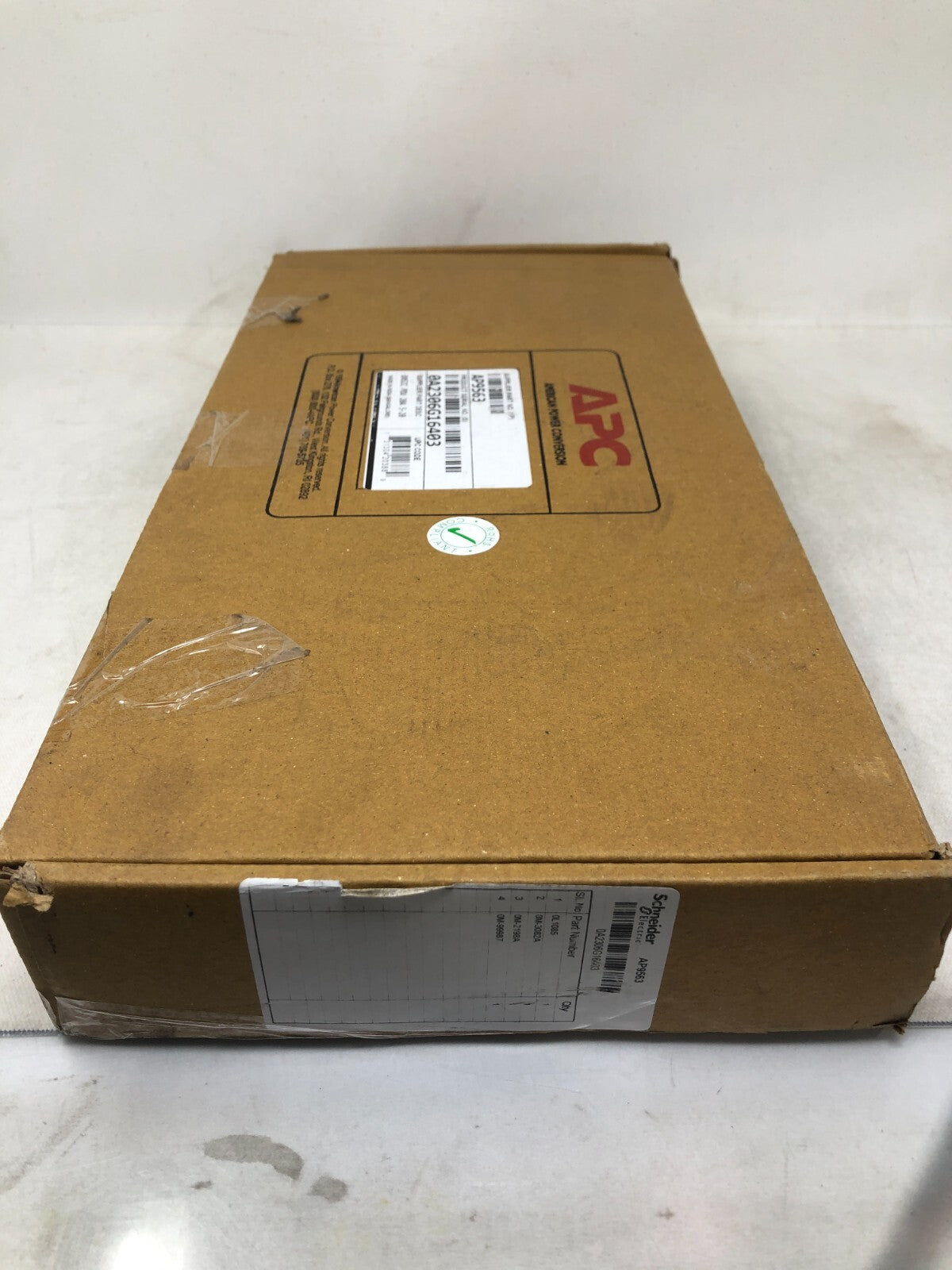 APC AP9563 Rack Mount PDU, Basic 100V-120V/20A, 10 Outlets, 1U Horizontal
