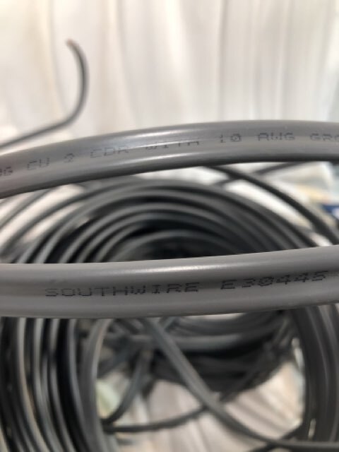BUNDLE OF Southwire E30445 Wire - Unknown length