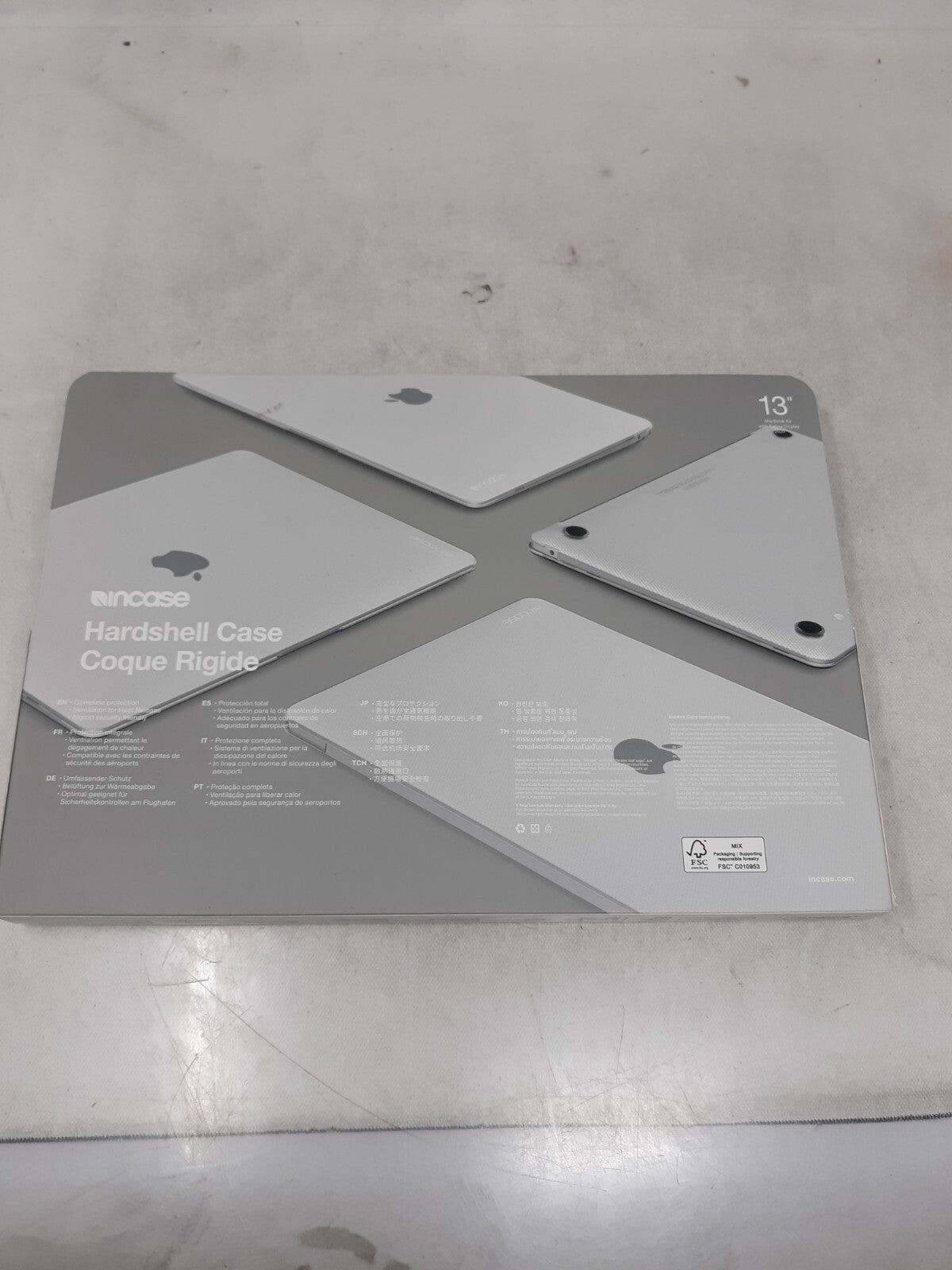 Incase INMB200615-CLR Hardshell Dot Case - Clear