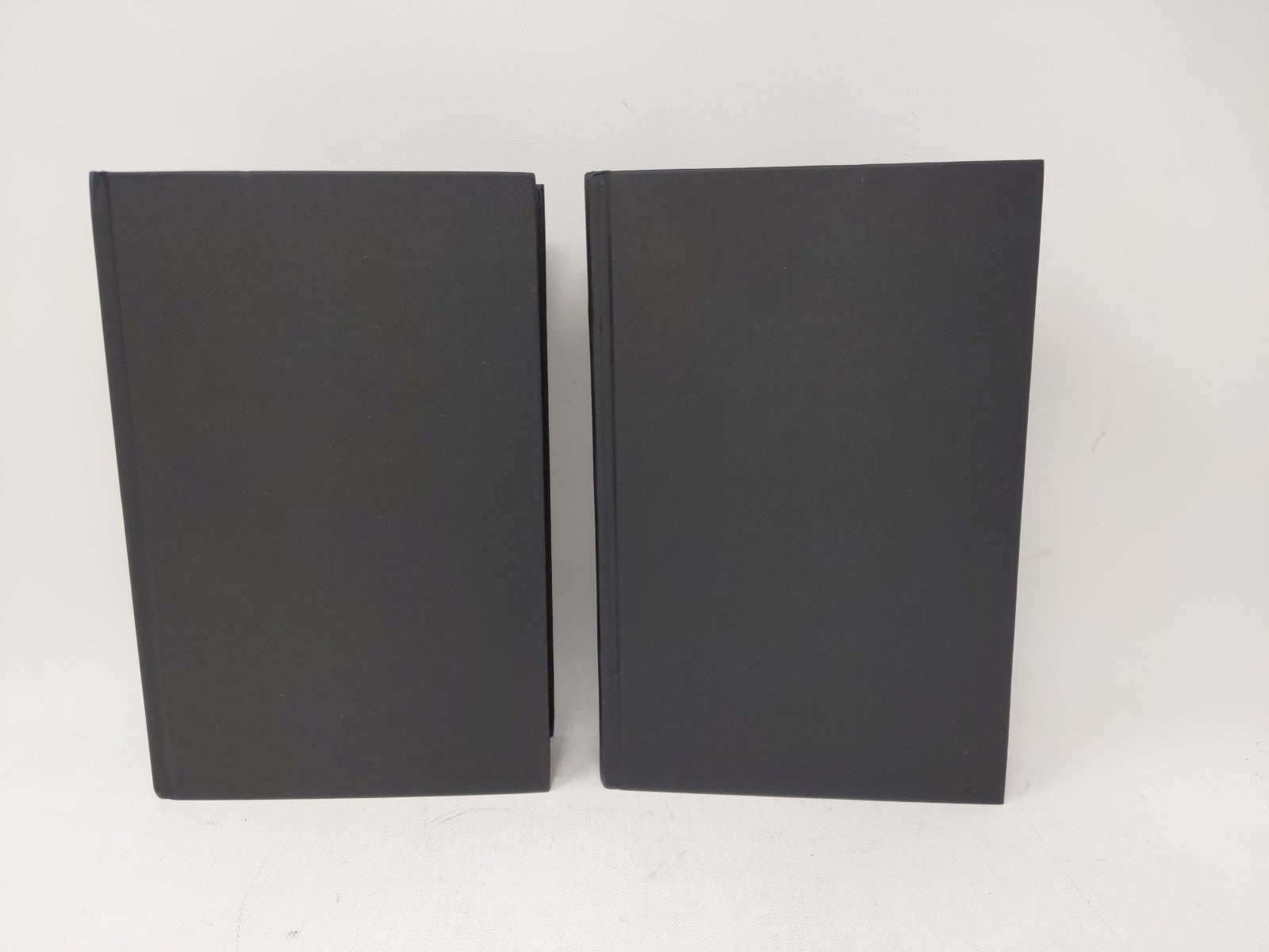 Fourth Wing & Iron Flame by Rebecca Yarros - Waterstones Exclusive 1st/1st