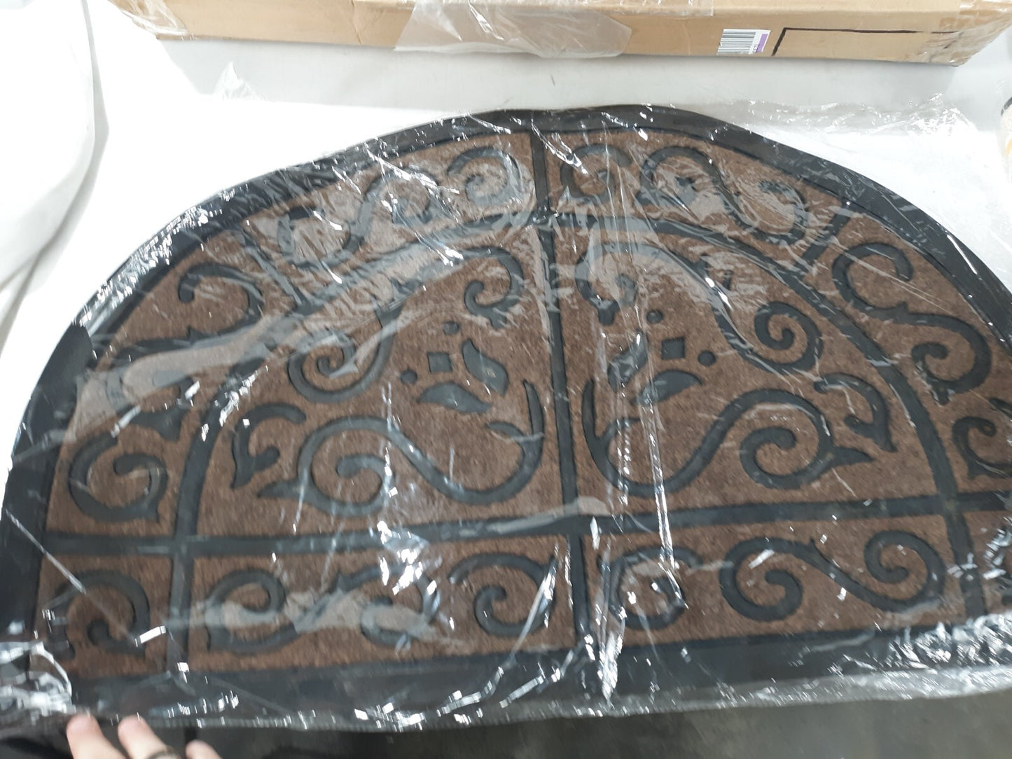 100102436 Ornate Scroll Doormat, 24" x 36", Natural/Black