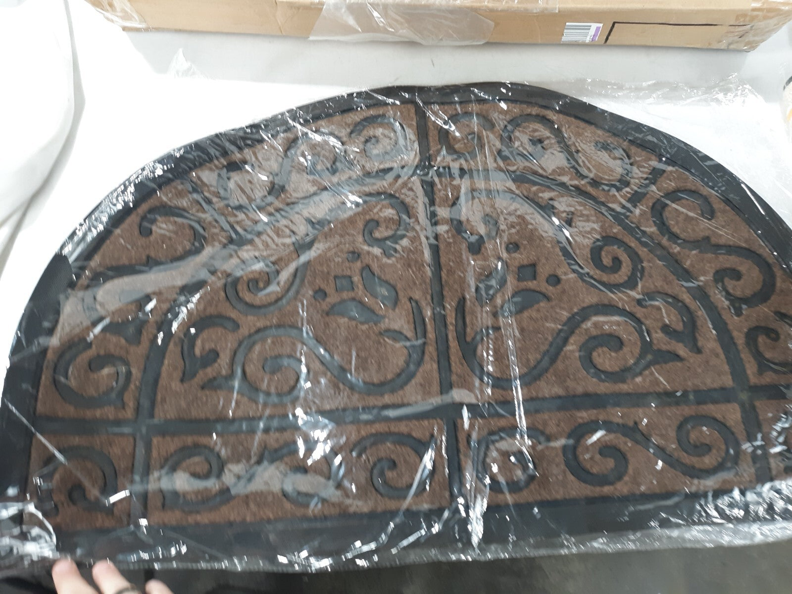 100102436 Ornate Scroll Doormat, 24" x 36", Natural/Black