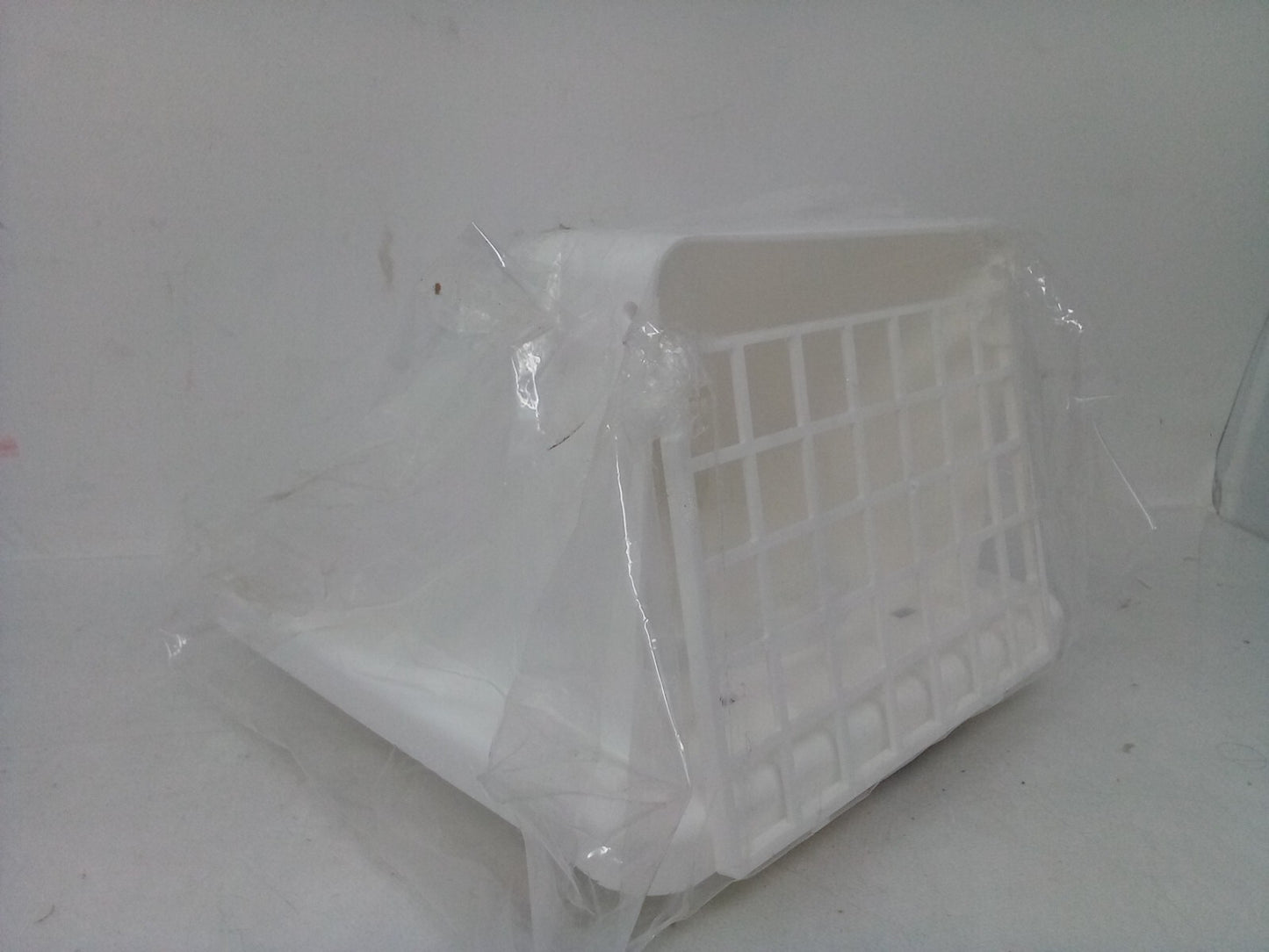 LAMBRO INDUSTRIES 1471 {WHITE 531032} Dry Vent Hood With Removable Screen 4in