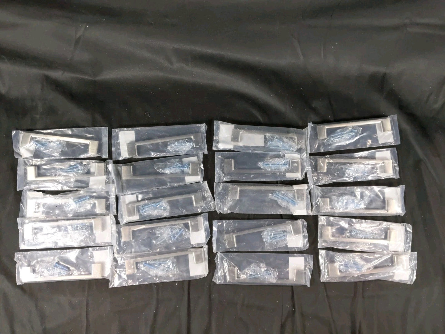 Jeffery Alexander Sutton 5" Centers Handle Bar Pull, Satin Nickel (20 PACk)