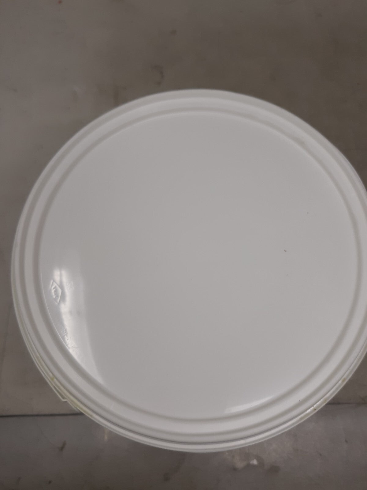 VW 8lb Tire Mounting White Paste With Rust