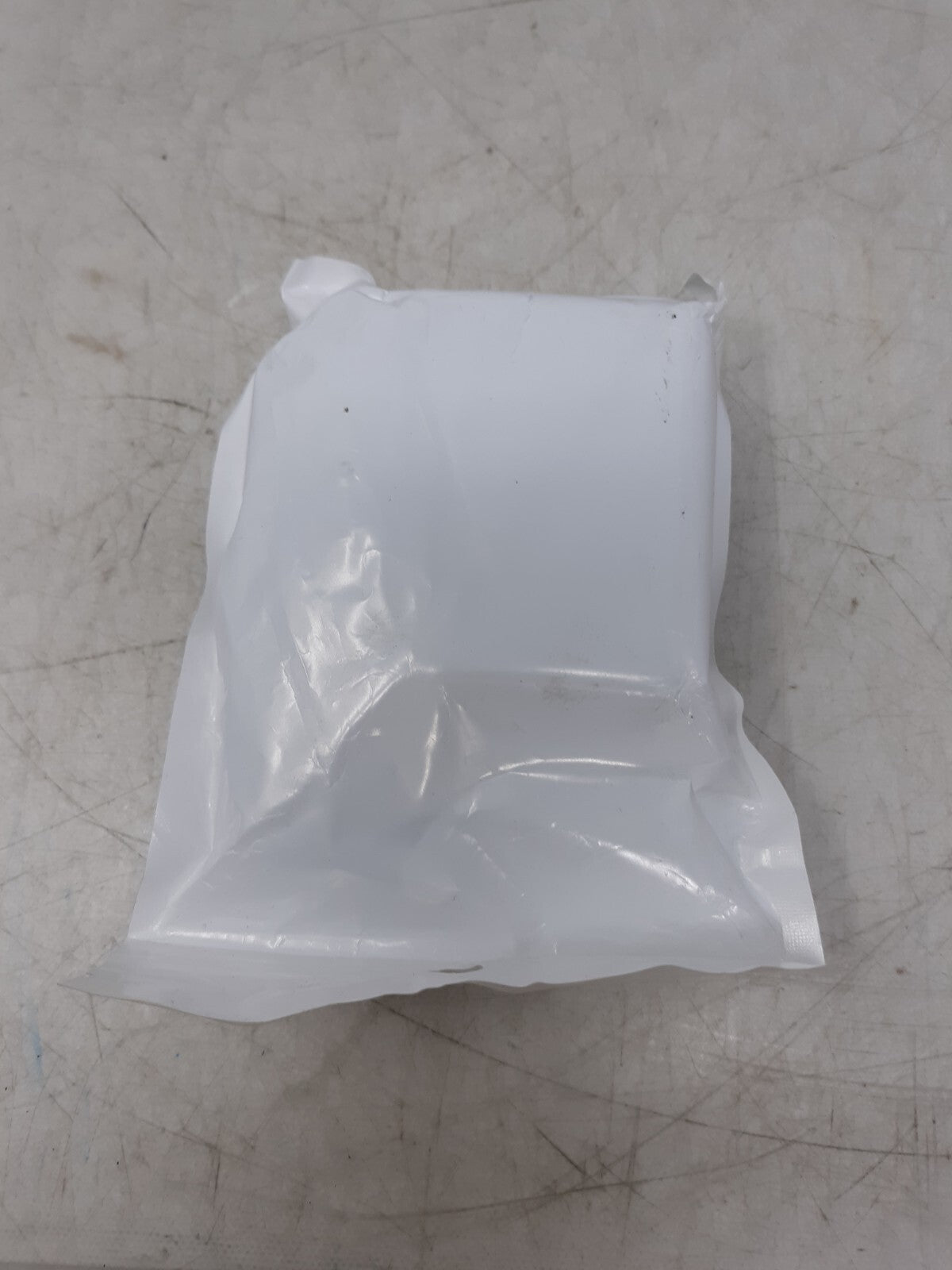 GFD18-1681000U AC/DC Addapter