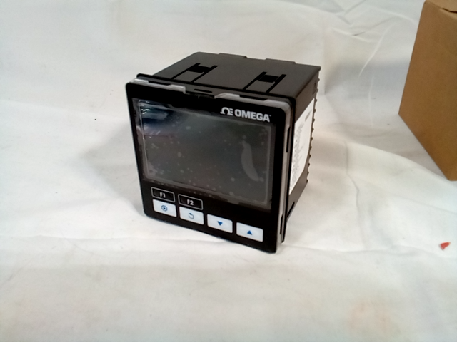 Omega CN04D3-LR-2U-CM-AC Temperature Controller V2.90