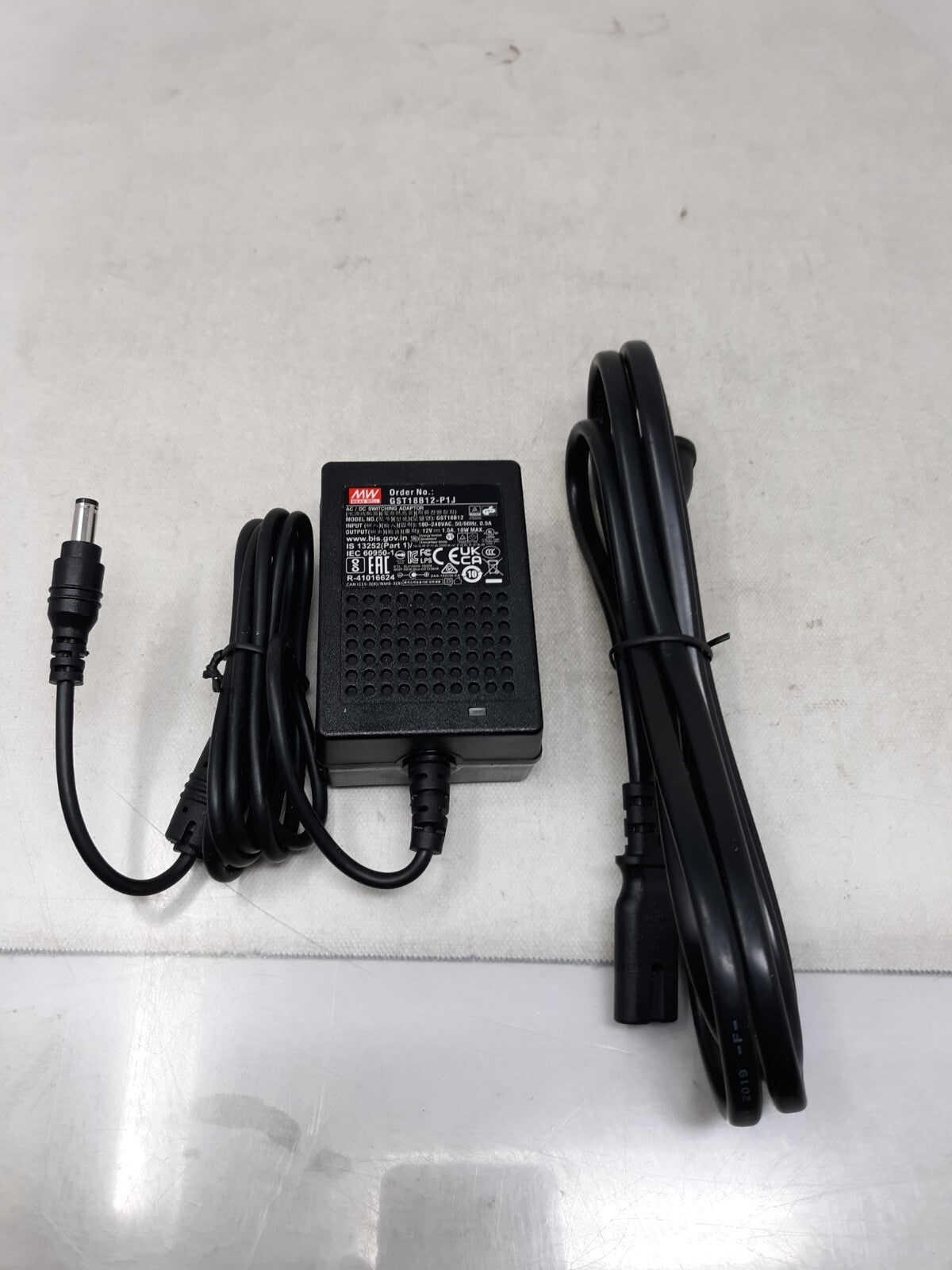 MEAN WELL GST18B12-P1J GST18B24-P1J GST18B48-P1J Power Adapter