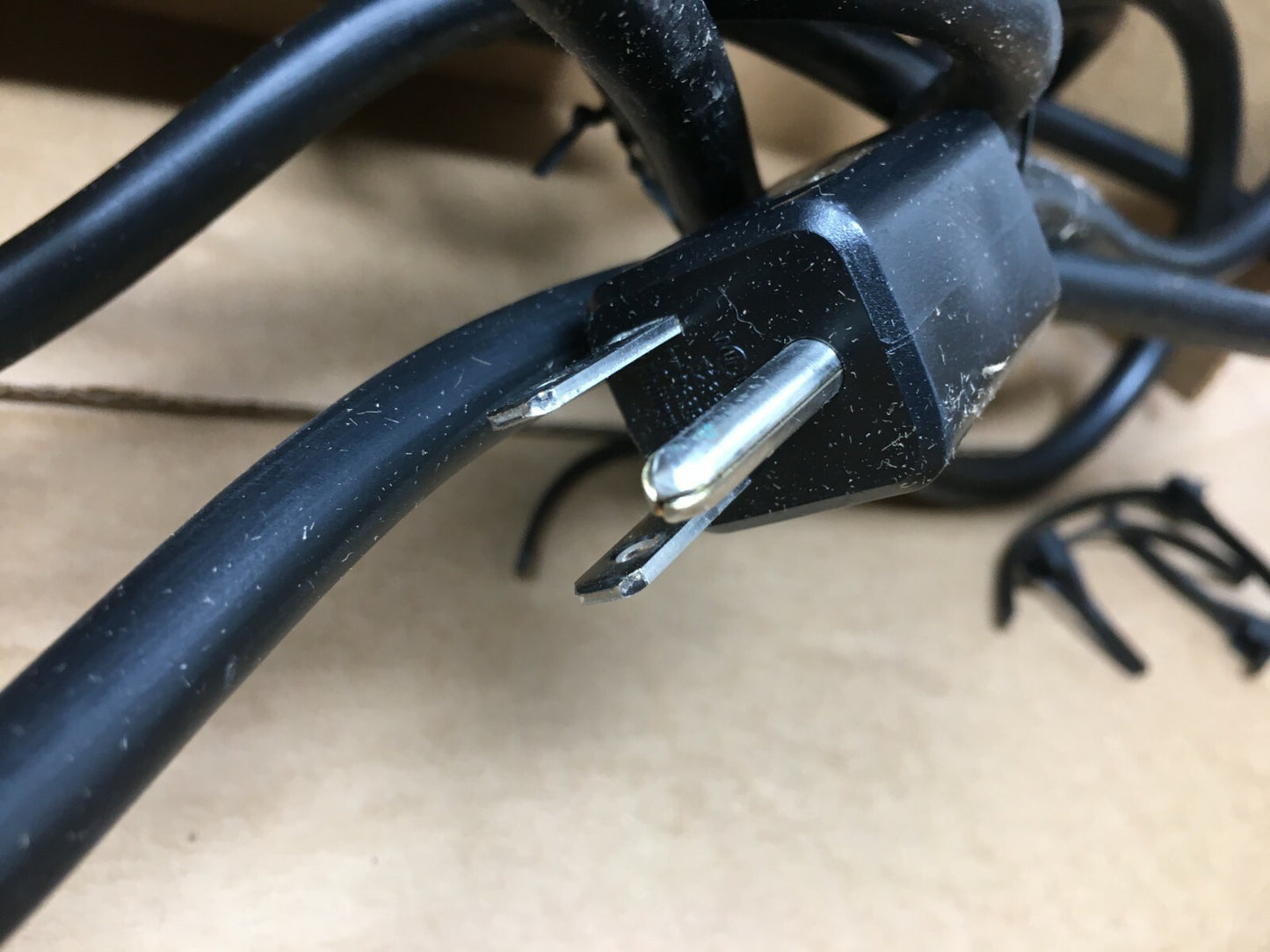 Coast To Coast Designs Flush Surface Power Mount, (BE0250TR-3-1-Z-Z06-U1-120)