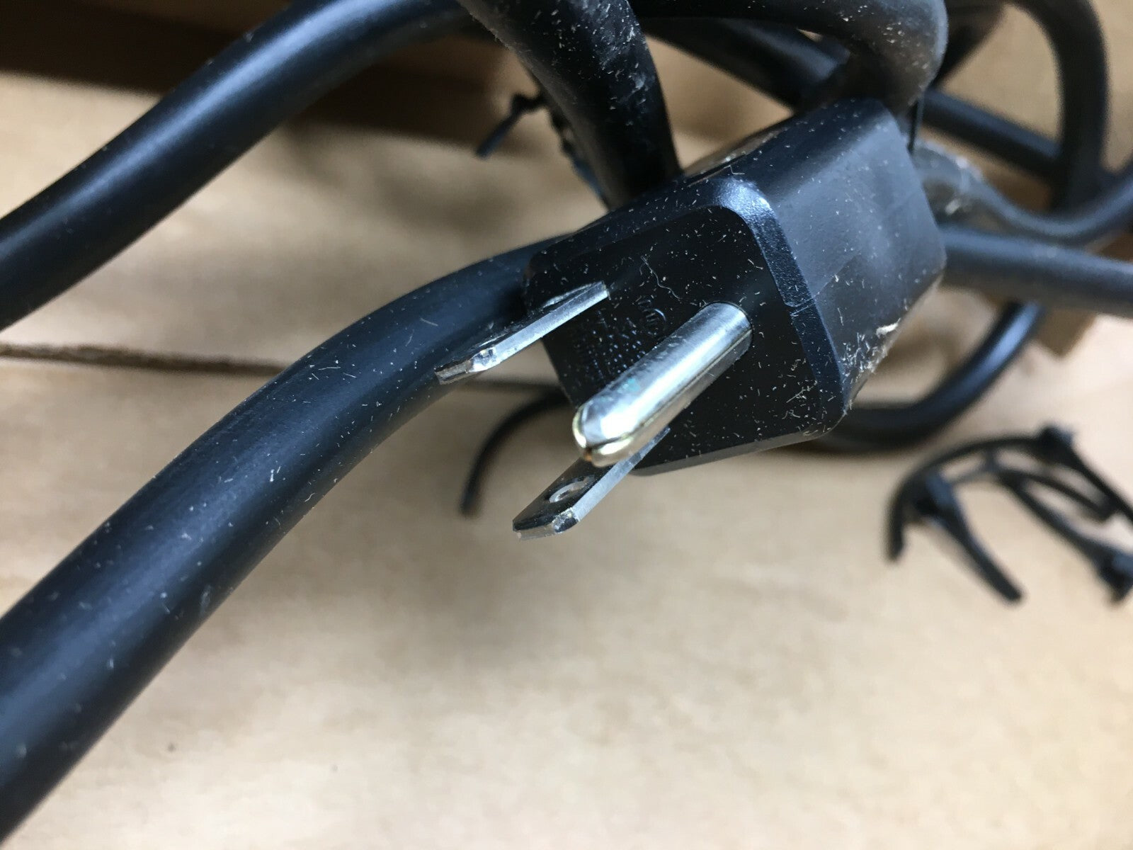 Coast To Coast Designs Flush Surface Power Mount, (BE0250TR-3-1-Z-Z06-U1-120)