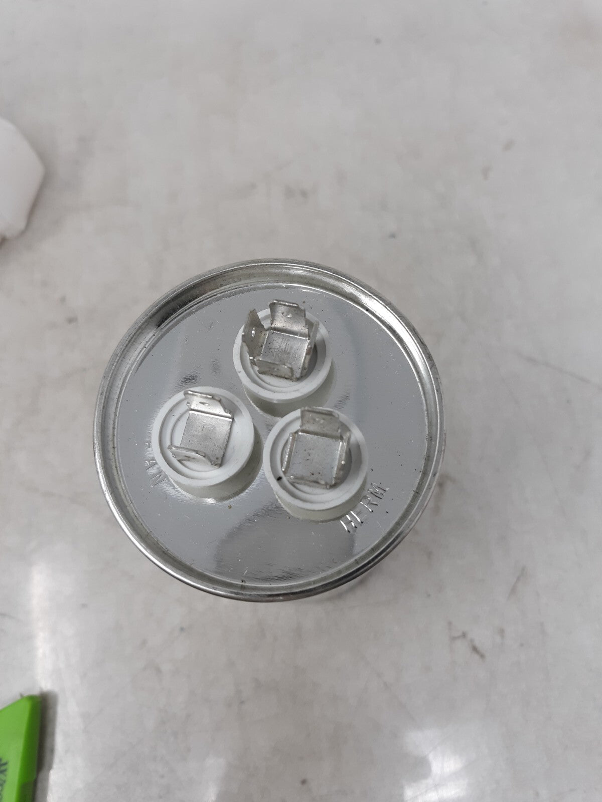 DAYTON Motor Dual Run Capacitor: Round, 370V AC, 45/5 mfd, 5 1/4 in Overall Ht