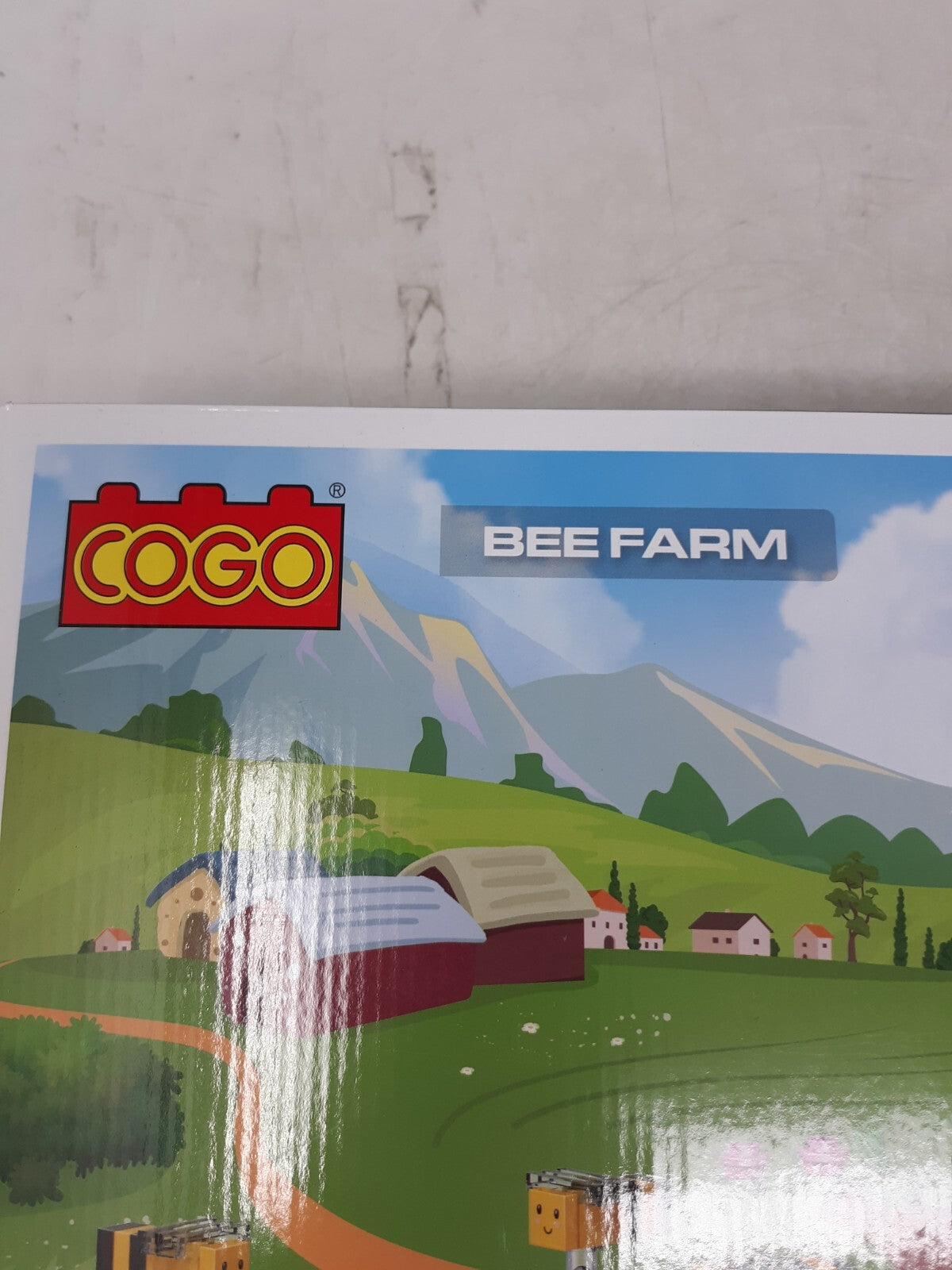 COGO City Bee Farm Building Set (4206) - 468 Pieces Toy for Kids 6+