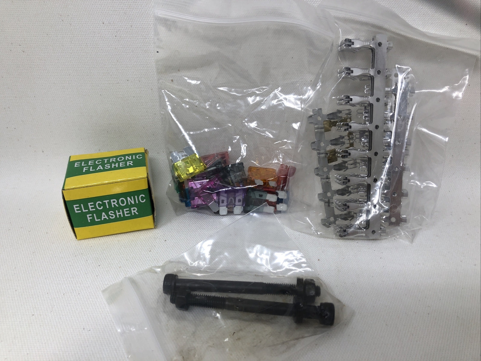 Jiaying 18-Way Fuse Box Holder 30A Per Circuit with LED Indicator Car Boat SUV