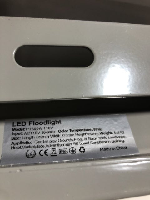 LONDE Lighting LED Floodlight 40-D4NPT300W110V